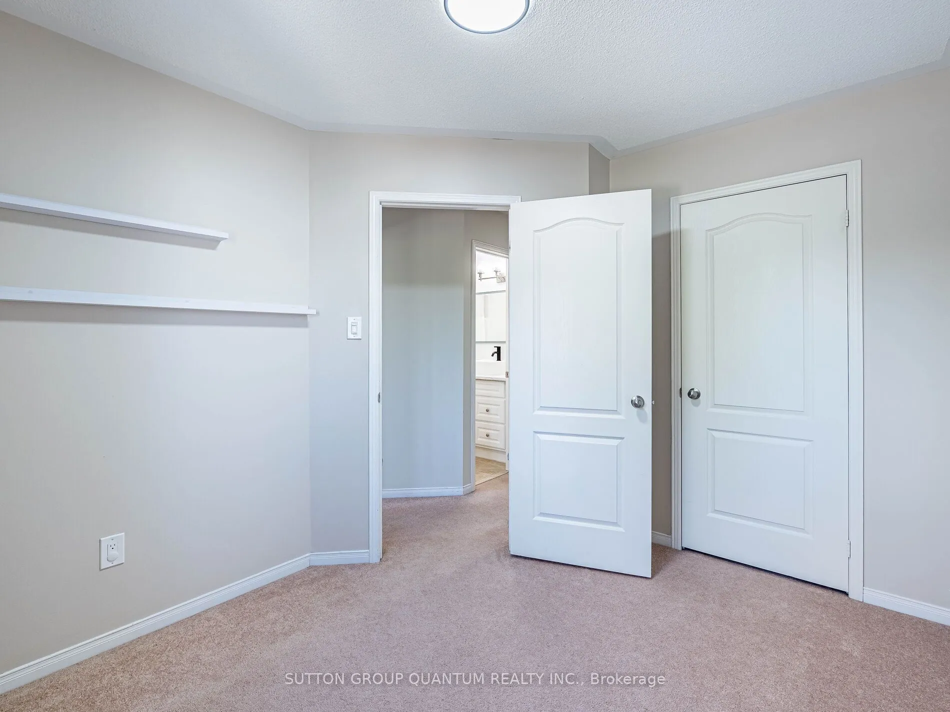 53 Woodcote Crescent