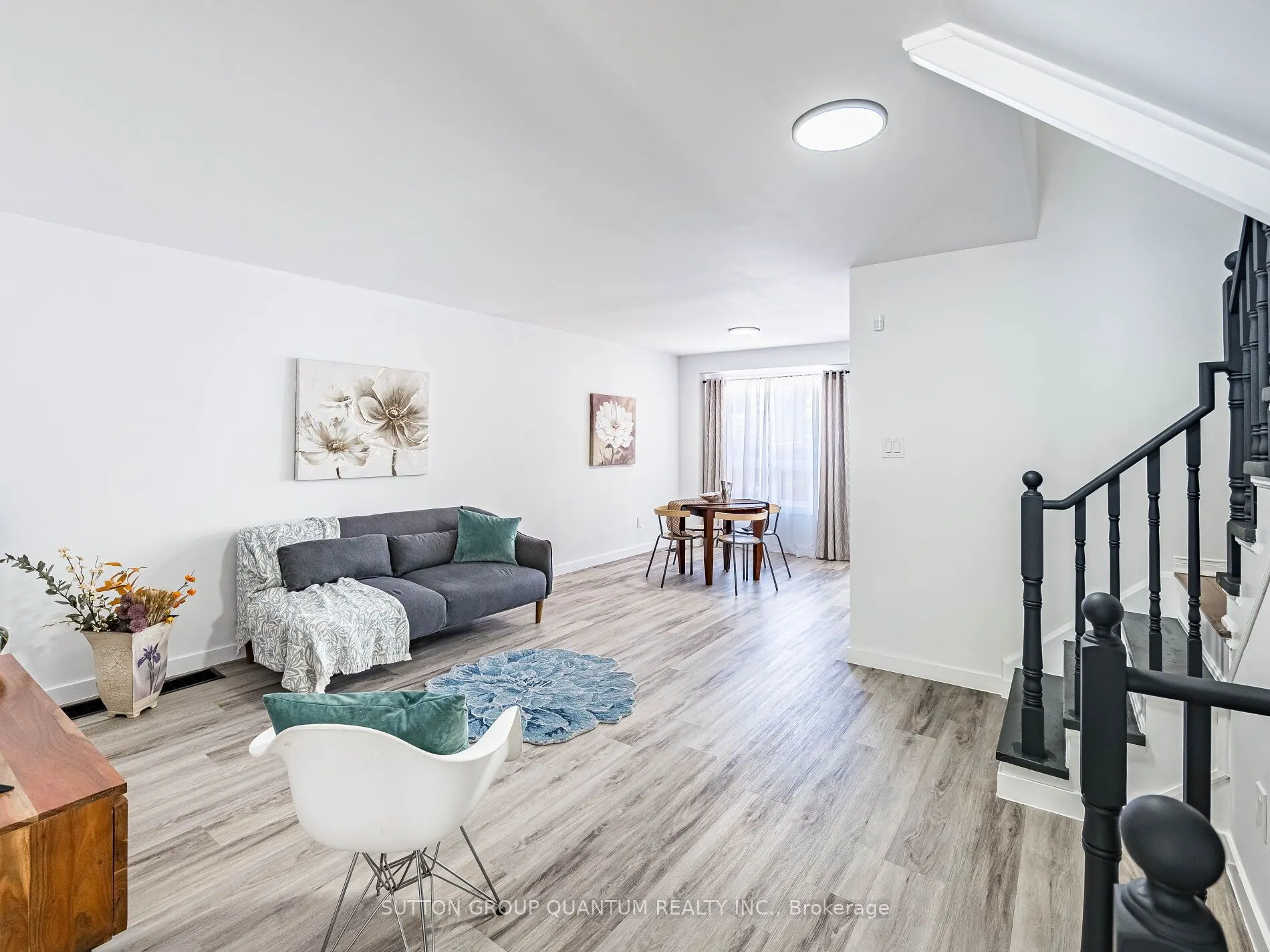 53 Woodcote Crescent