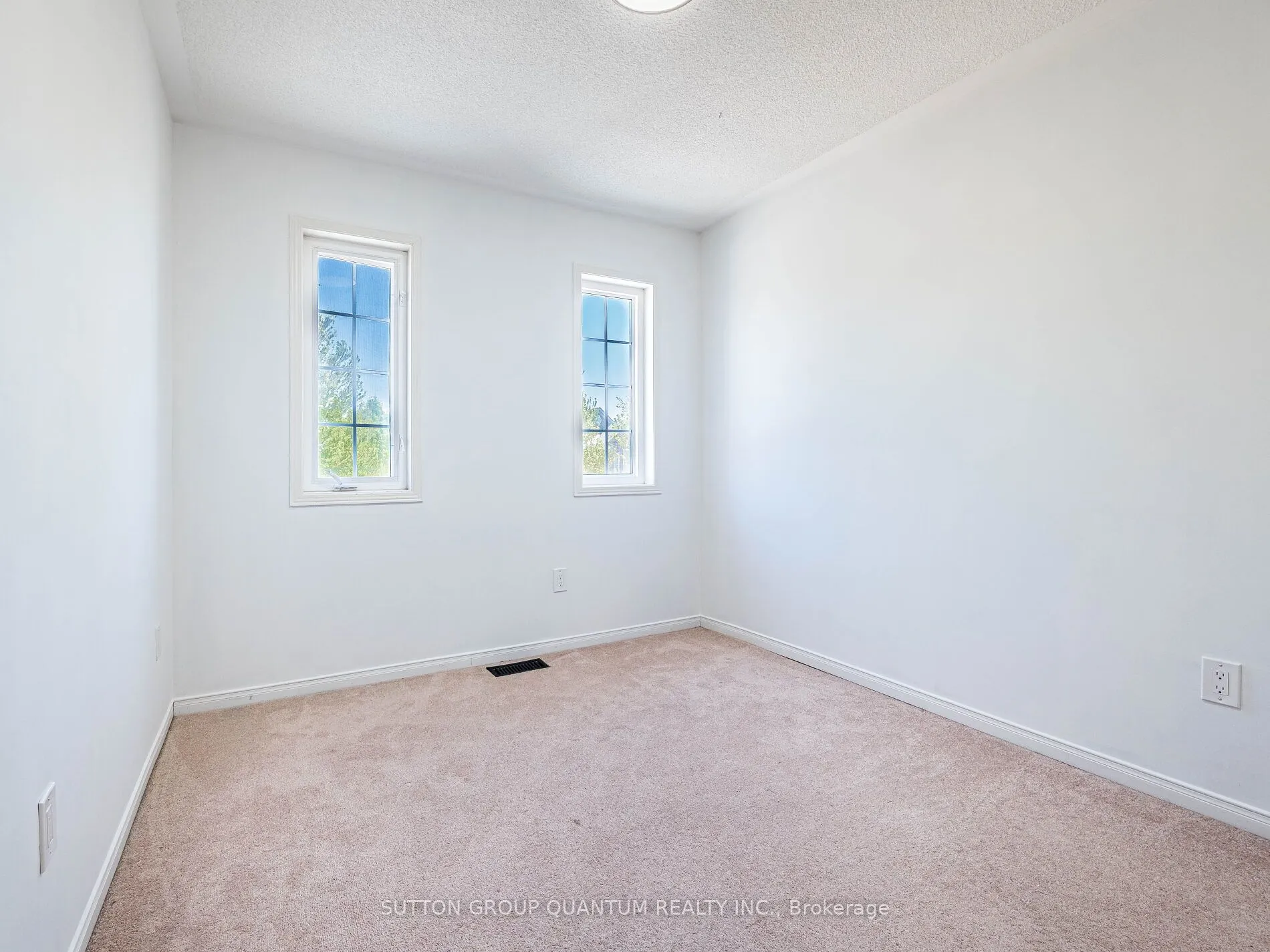 53 Woodcote Crescent