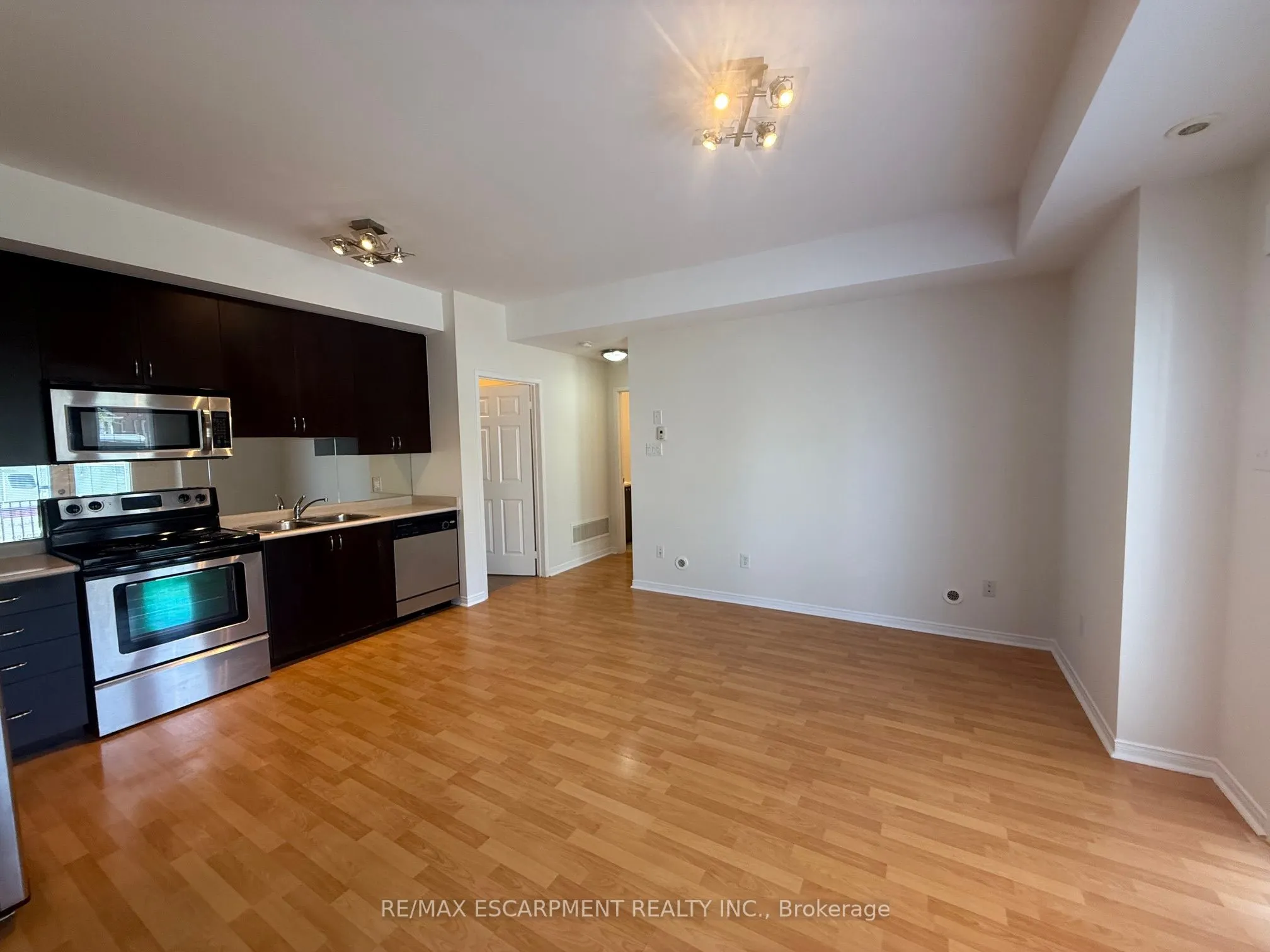 5055 Oscar Peterson Boulevard, #8