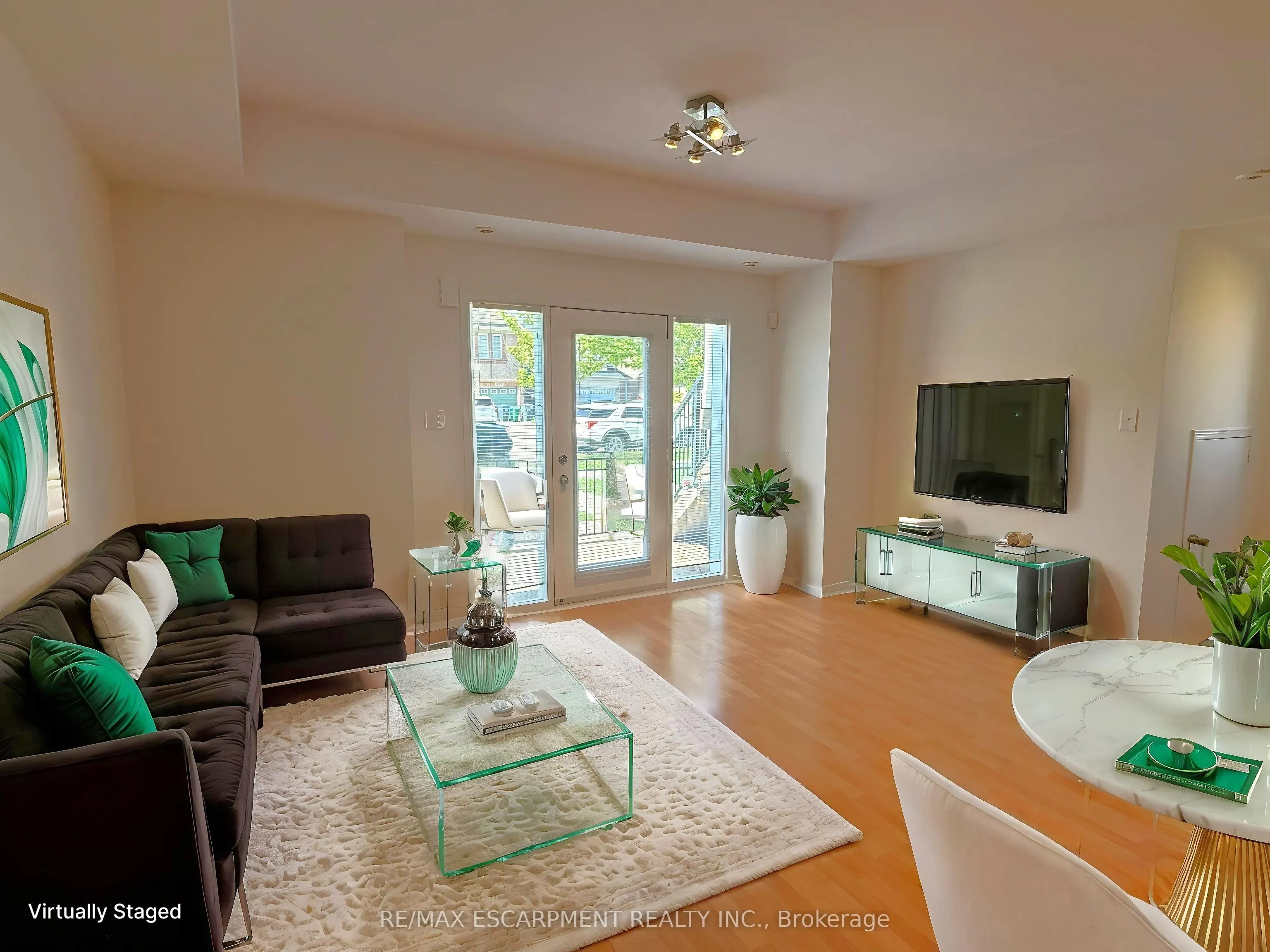 5055 Oscar Peterson Boulevard, #8