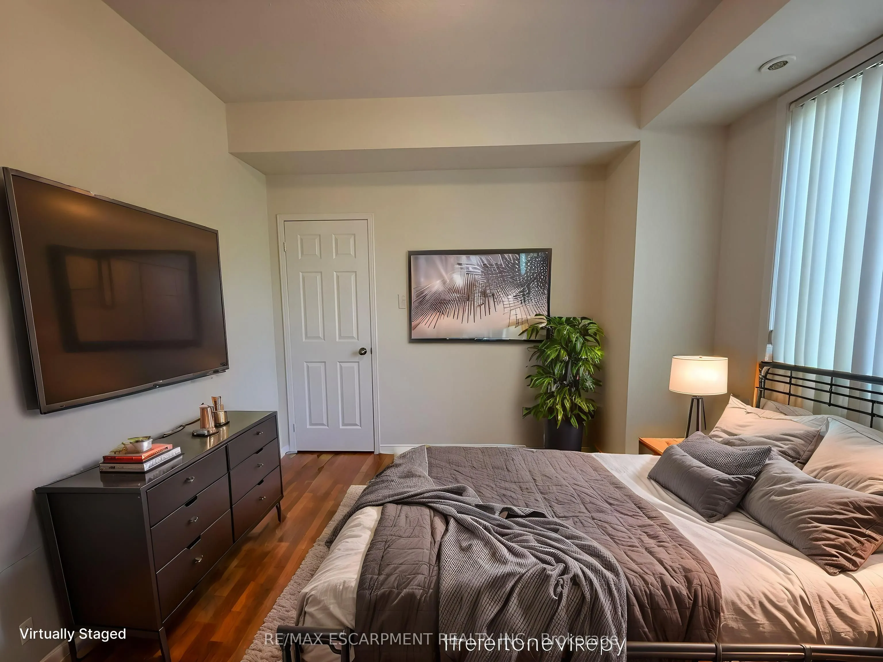 5055 Oscar Peterson Boulevard, #8