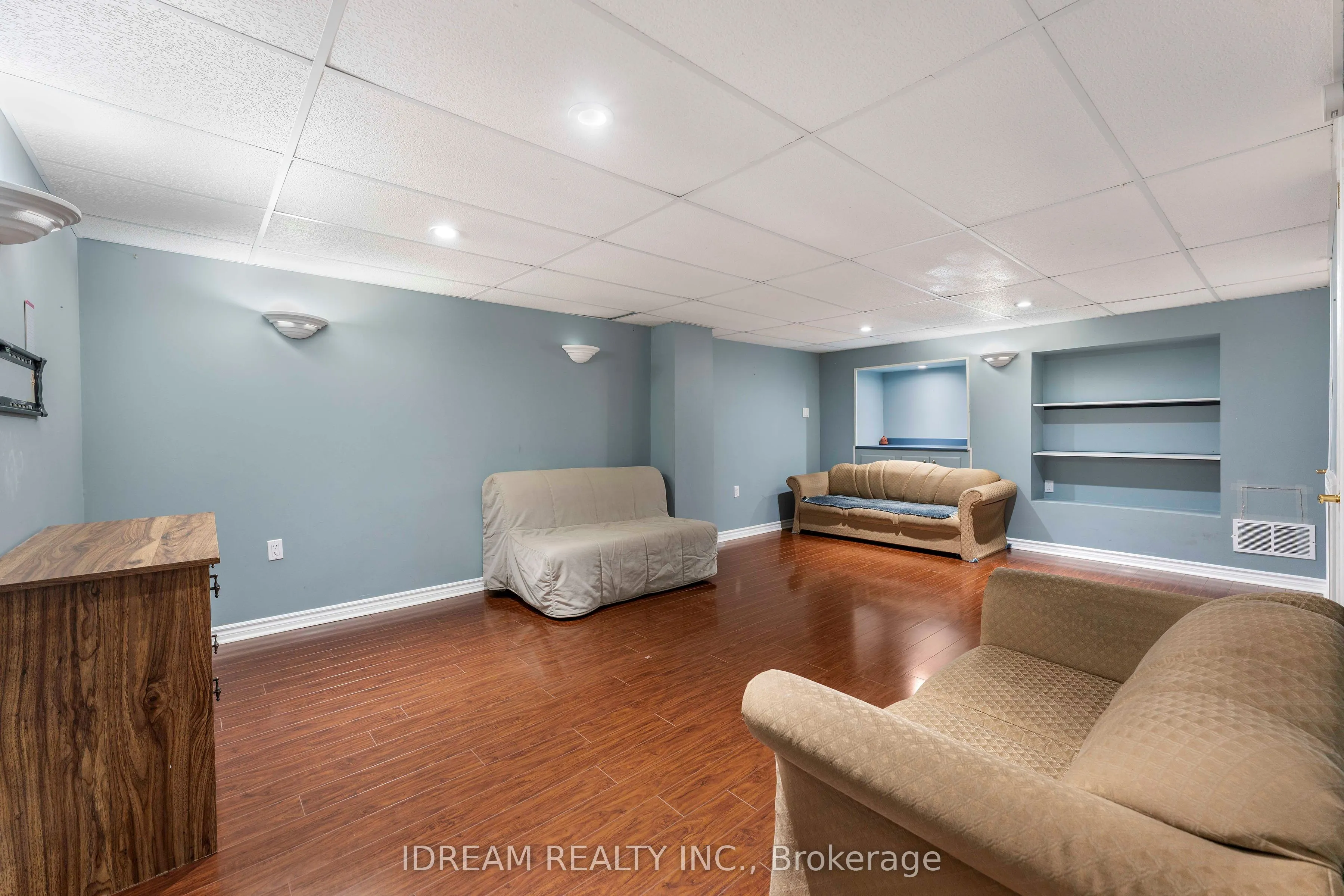 42 Mccleave Crescent