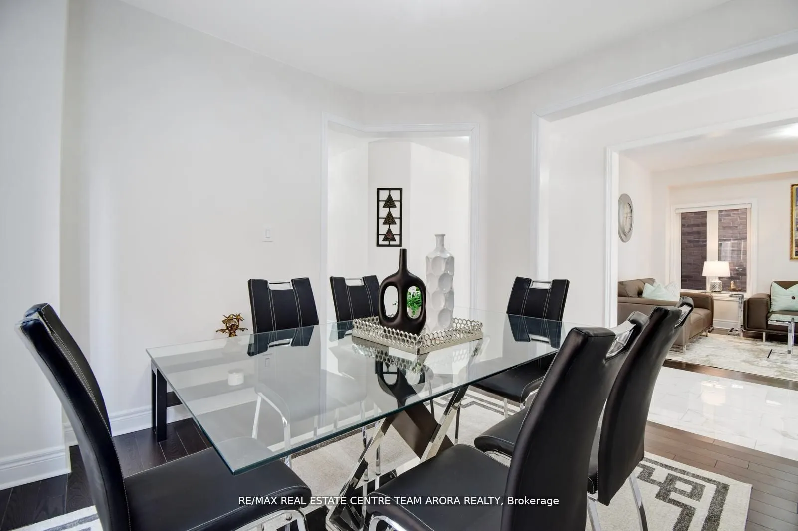 38 Rosewell Crescent