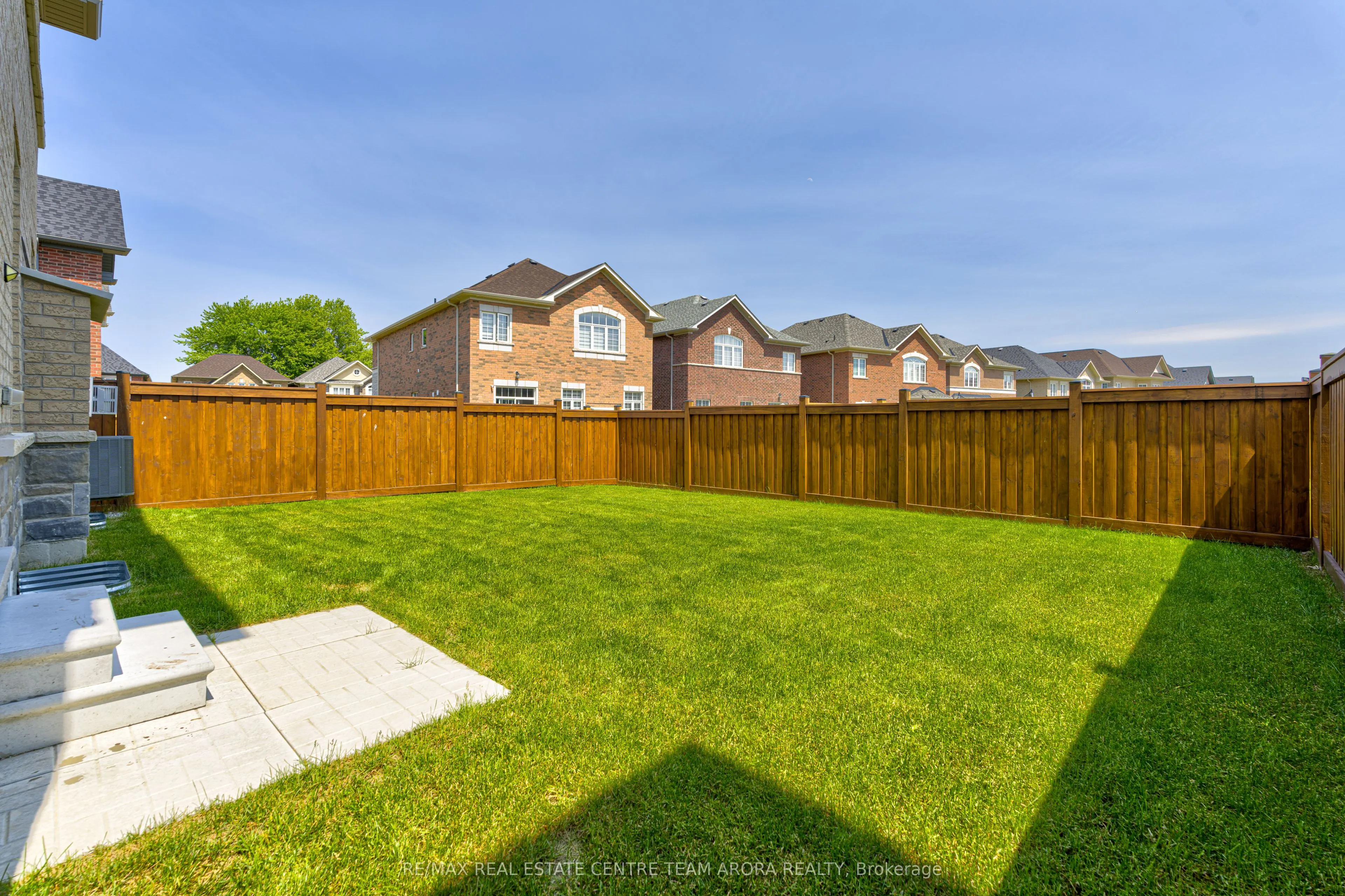 38 Rosewell Crescent
