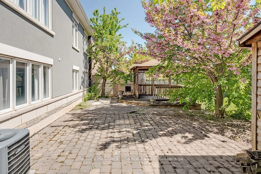 2240 Blackbird Court