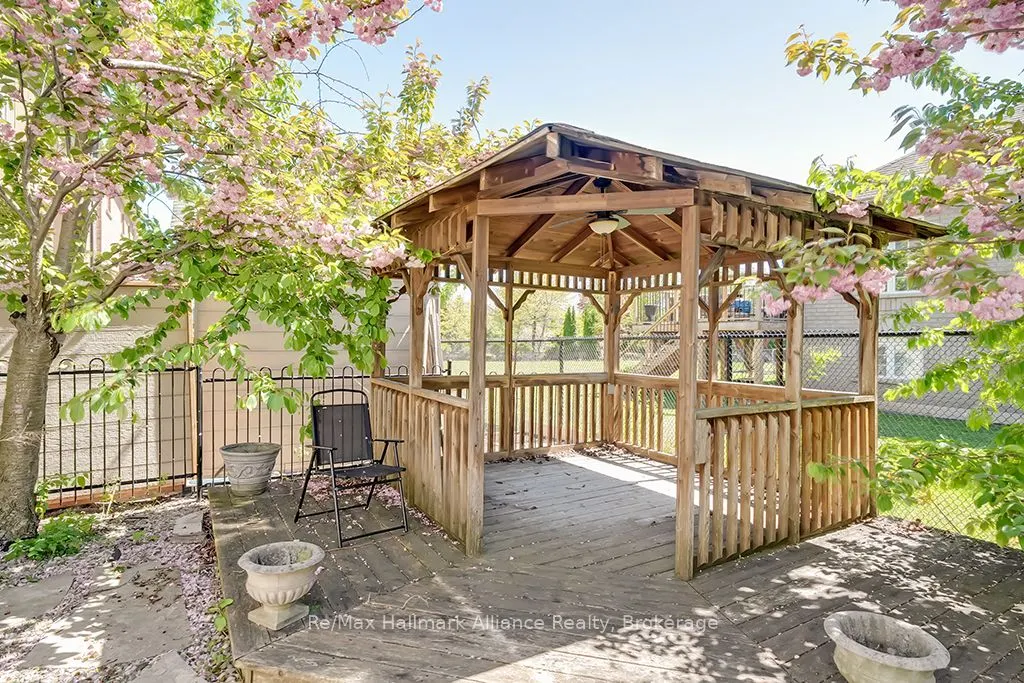 2240 Blackbird Court