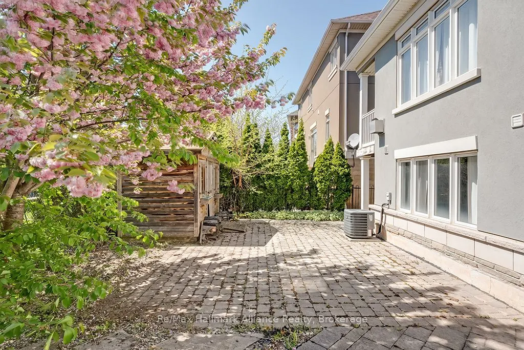 2240 Blackbird Court