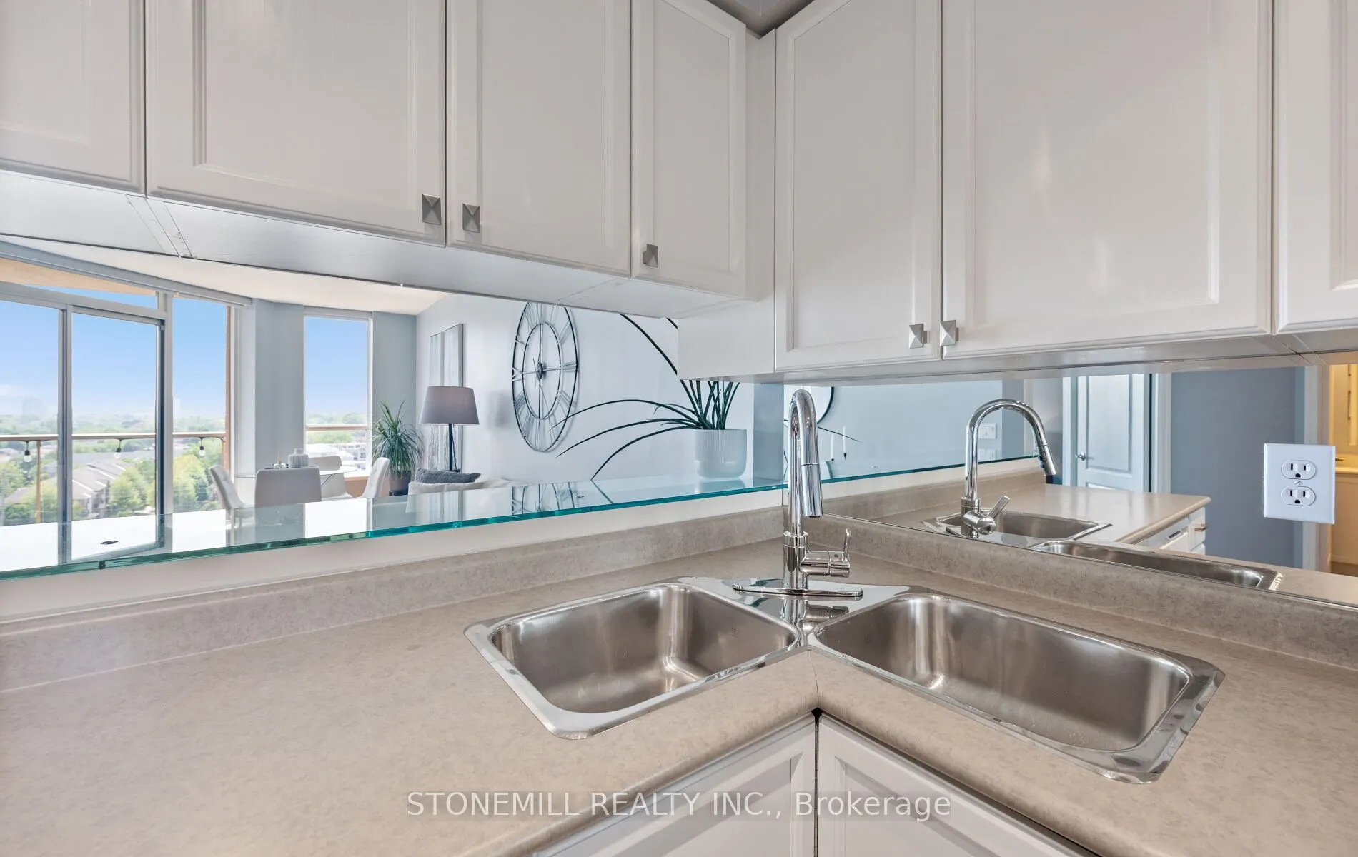 1150 Parkwest Place, #1004