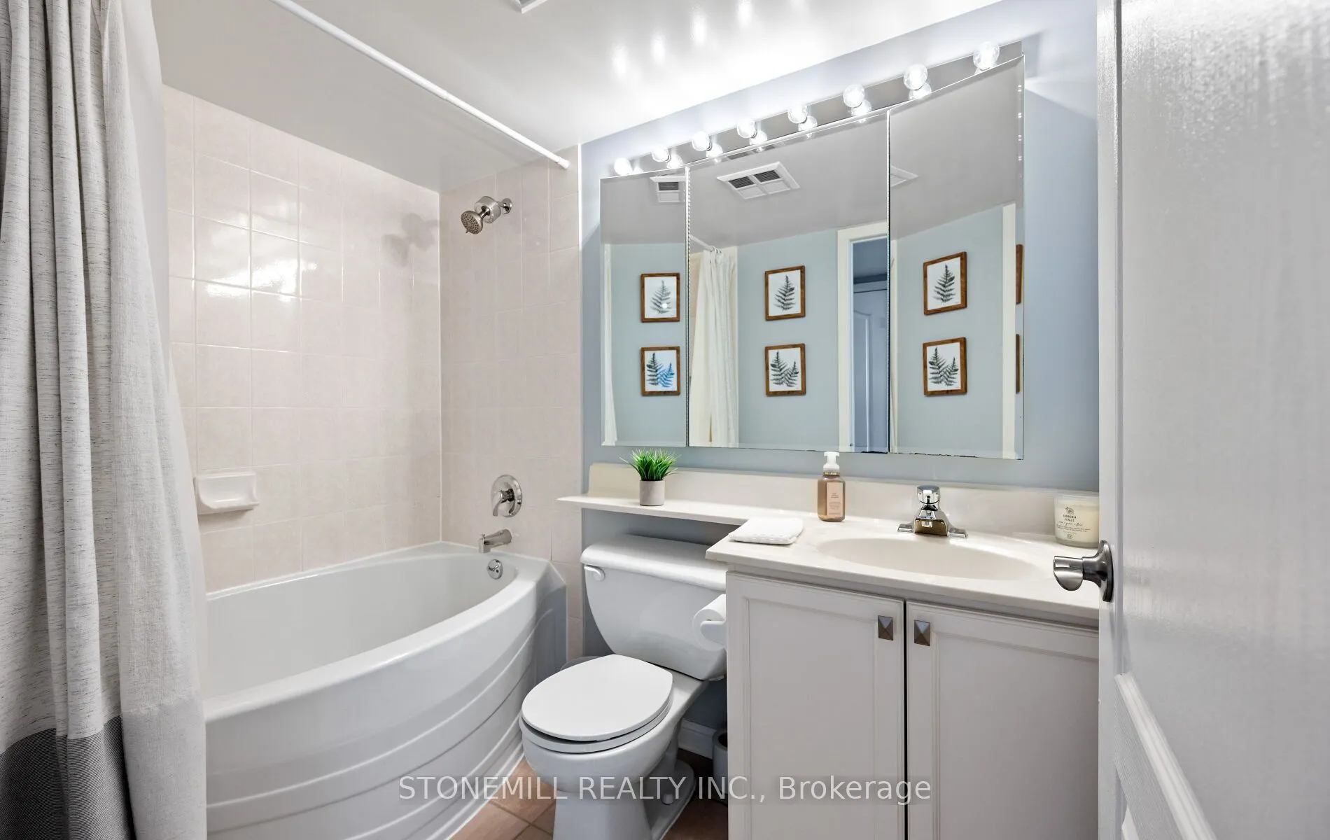 1150 Parkwest Place, #1004