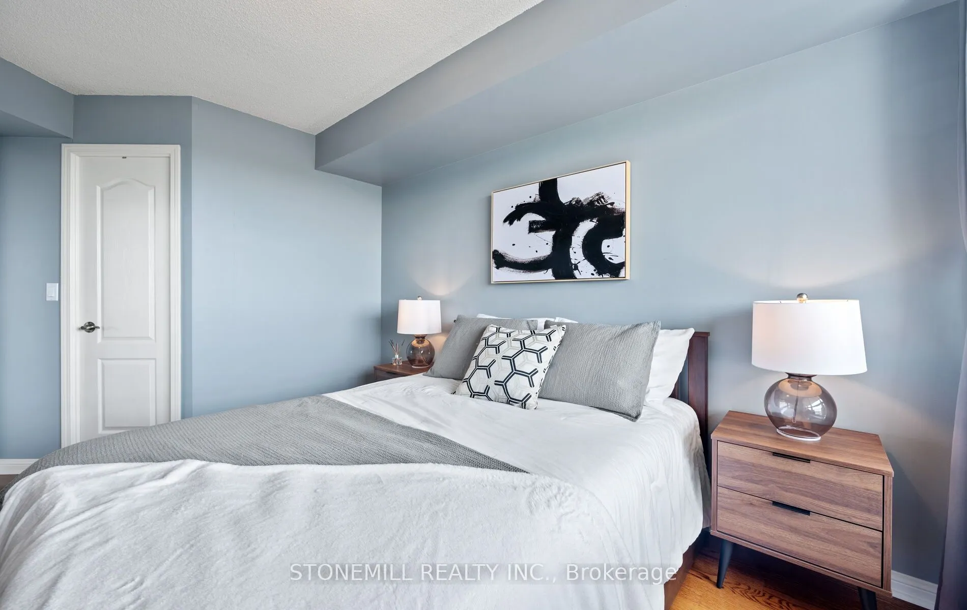 1150 Parkwest Place, #1004