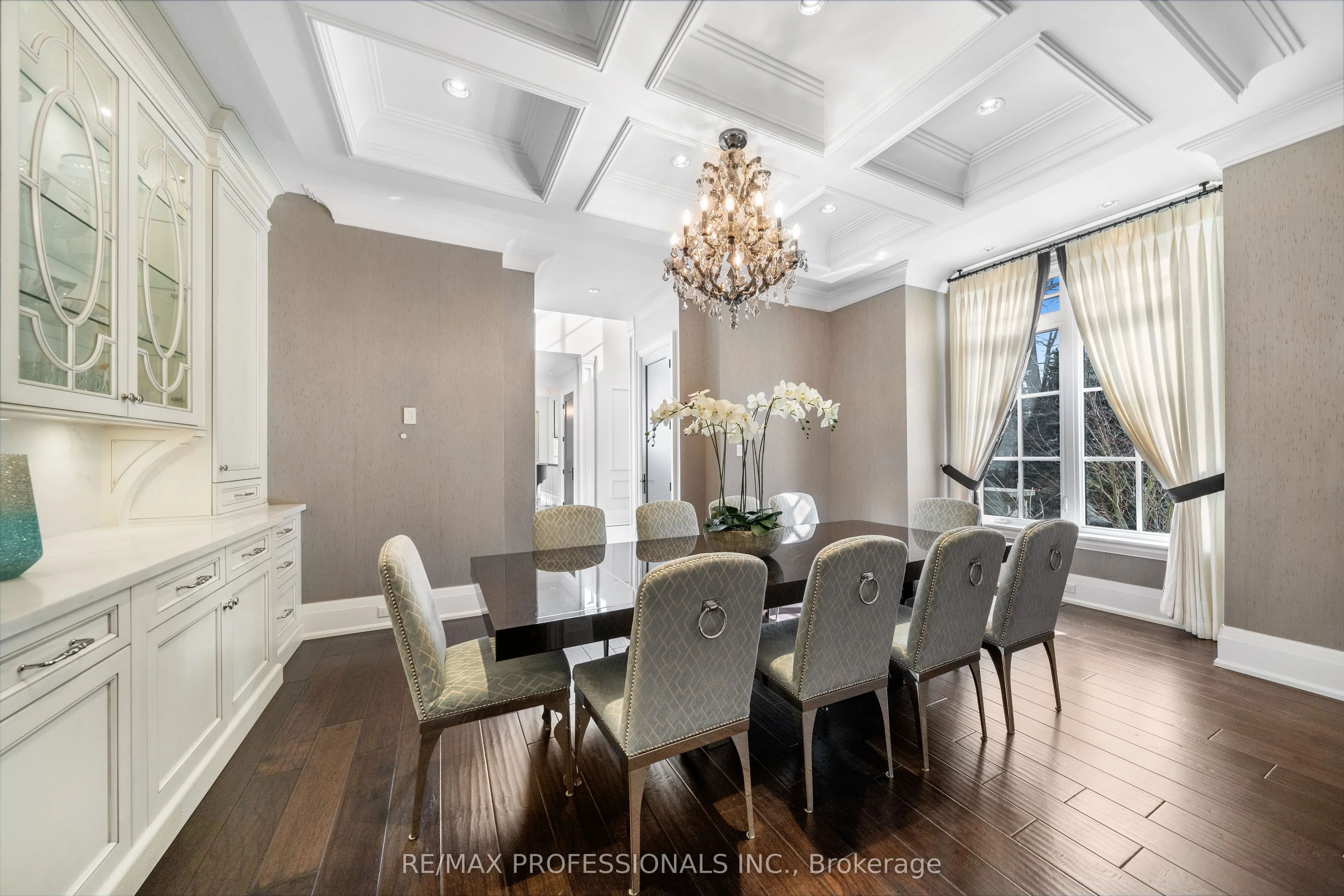 1285 Minaki Road