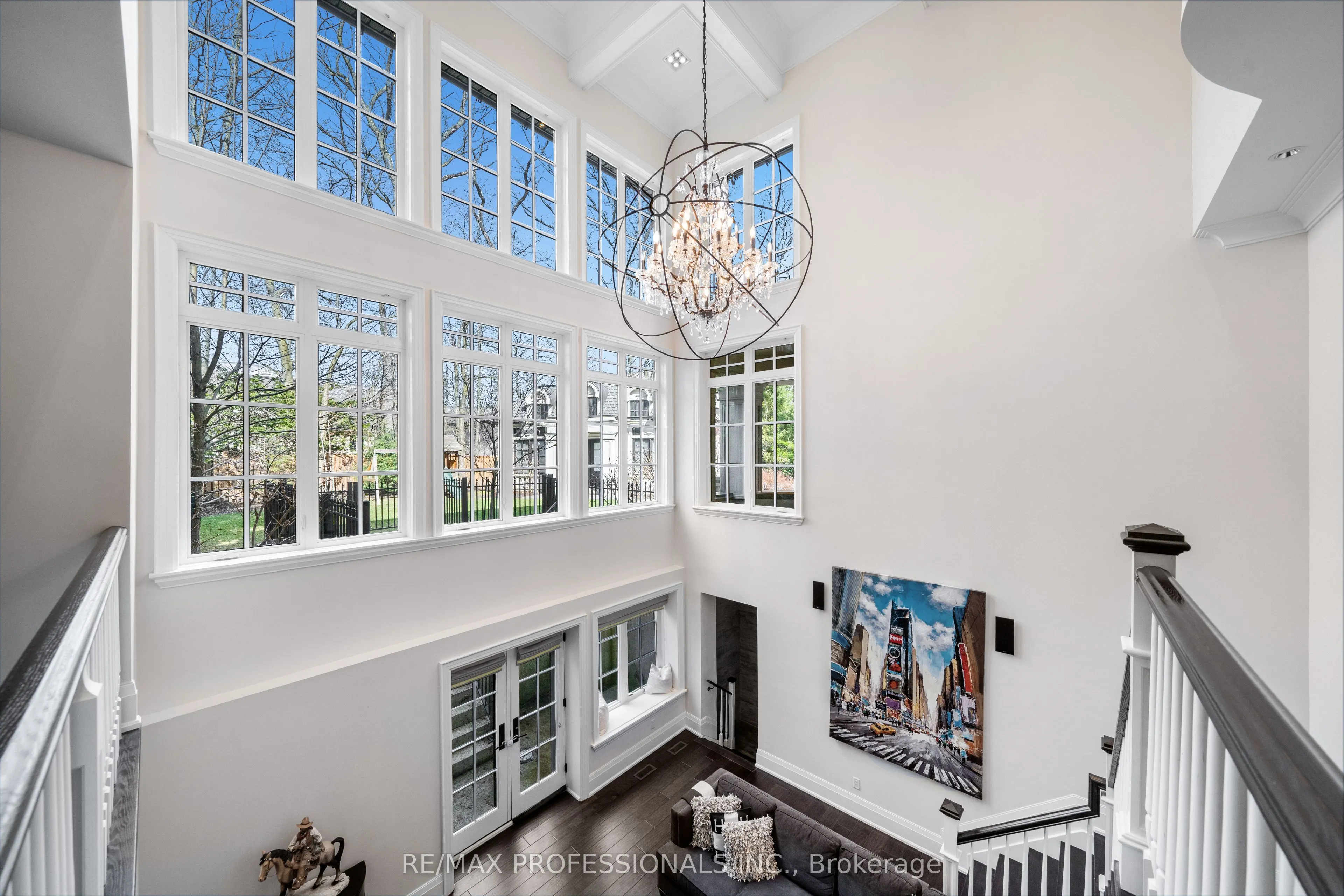 1285 Minaki Road