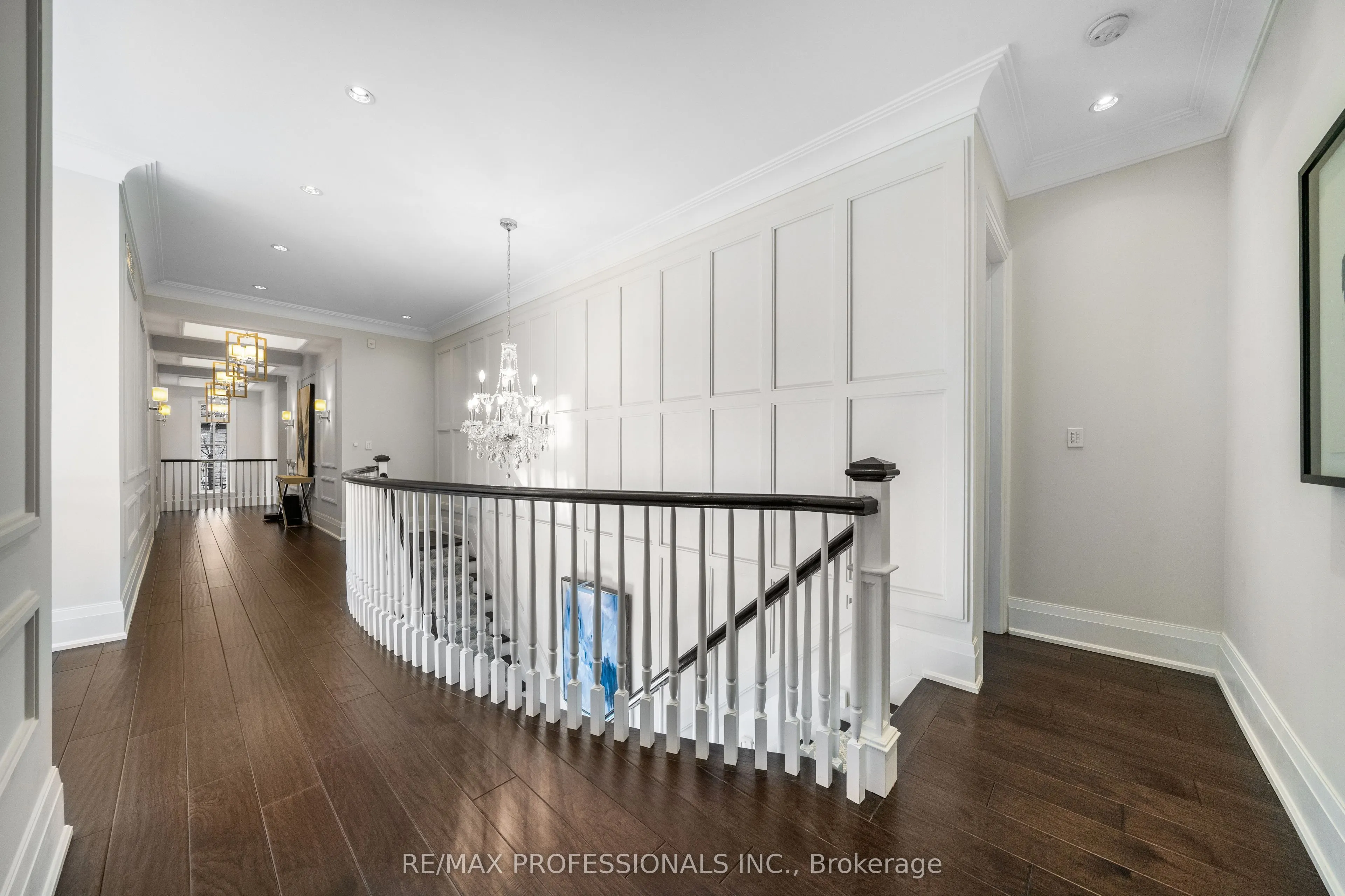1285 Minaki Road