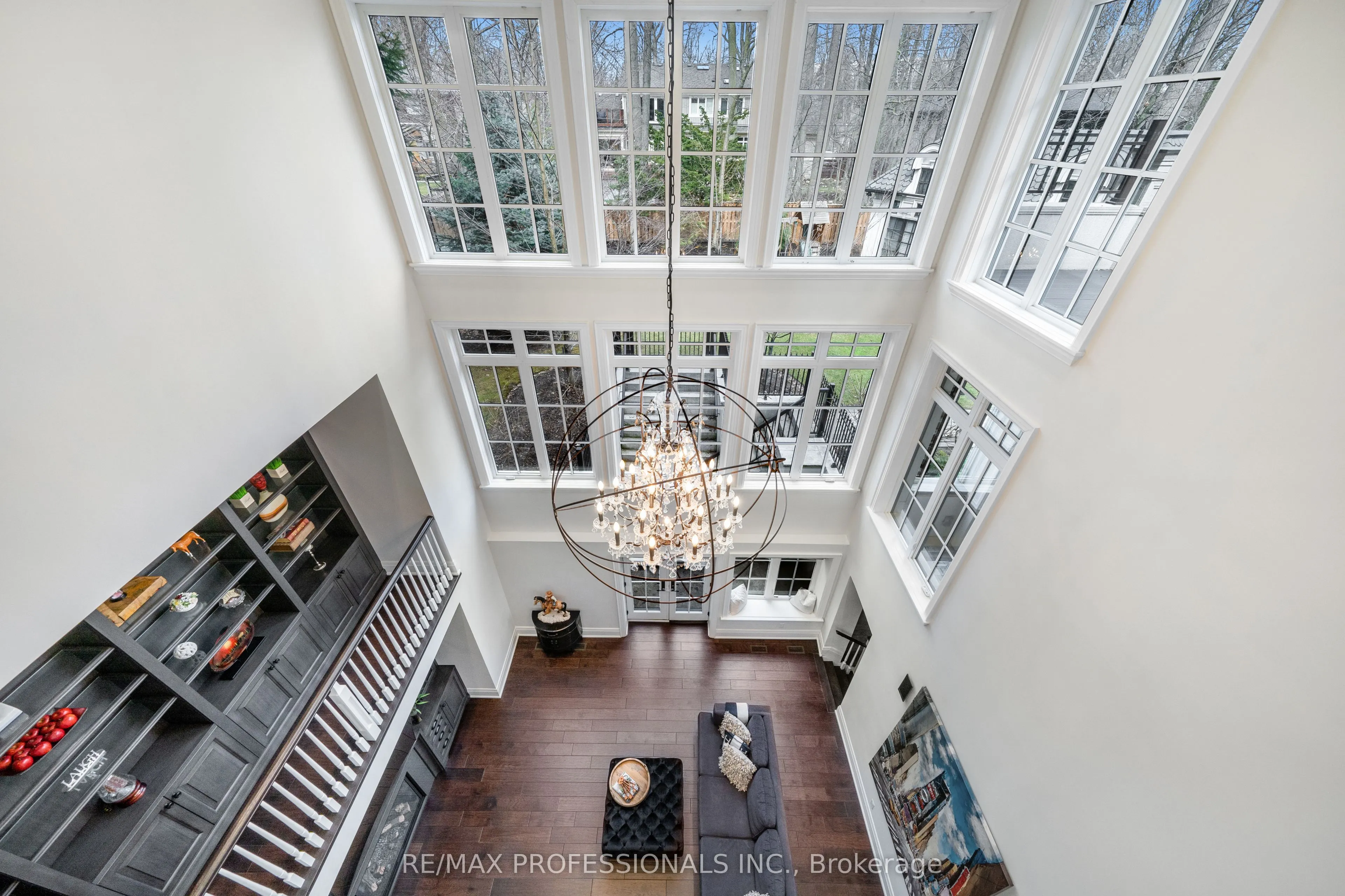 1285 Minaki Road