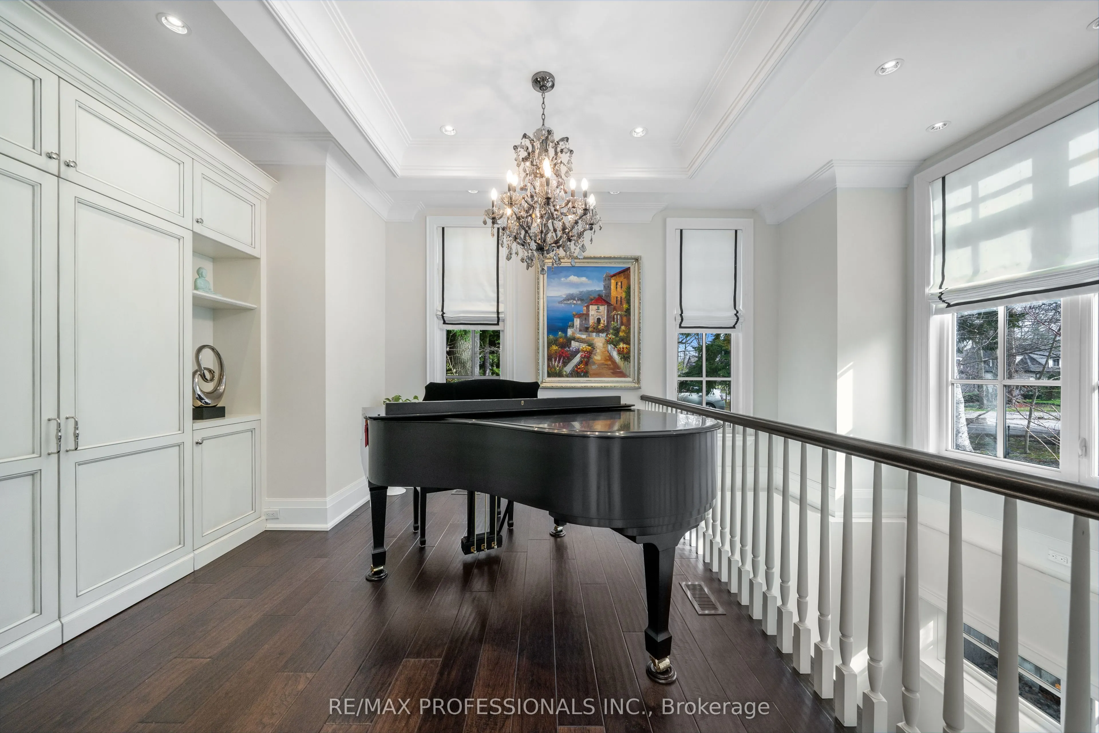 1285 Minaki Road