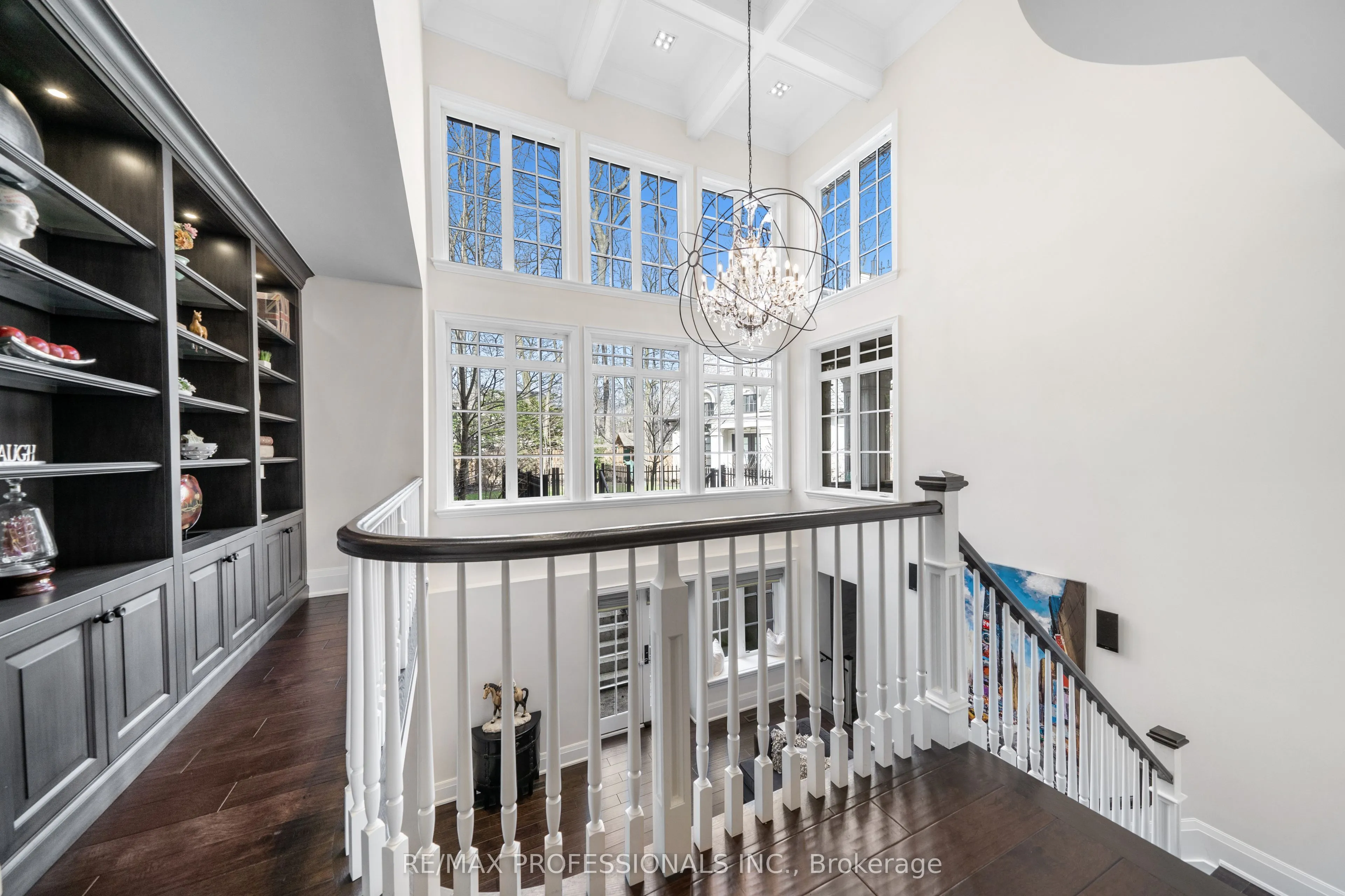 1285 Minaki Road