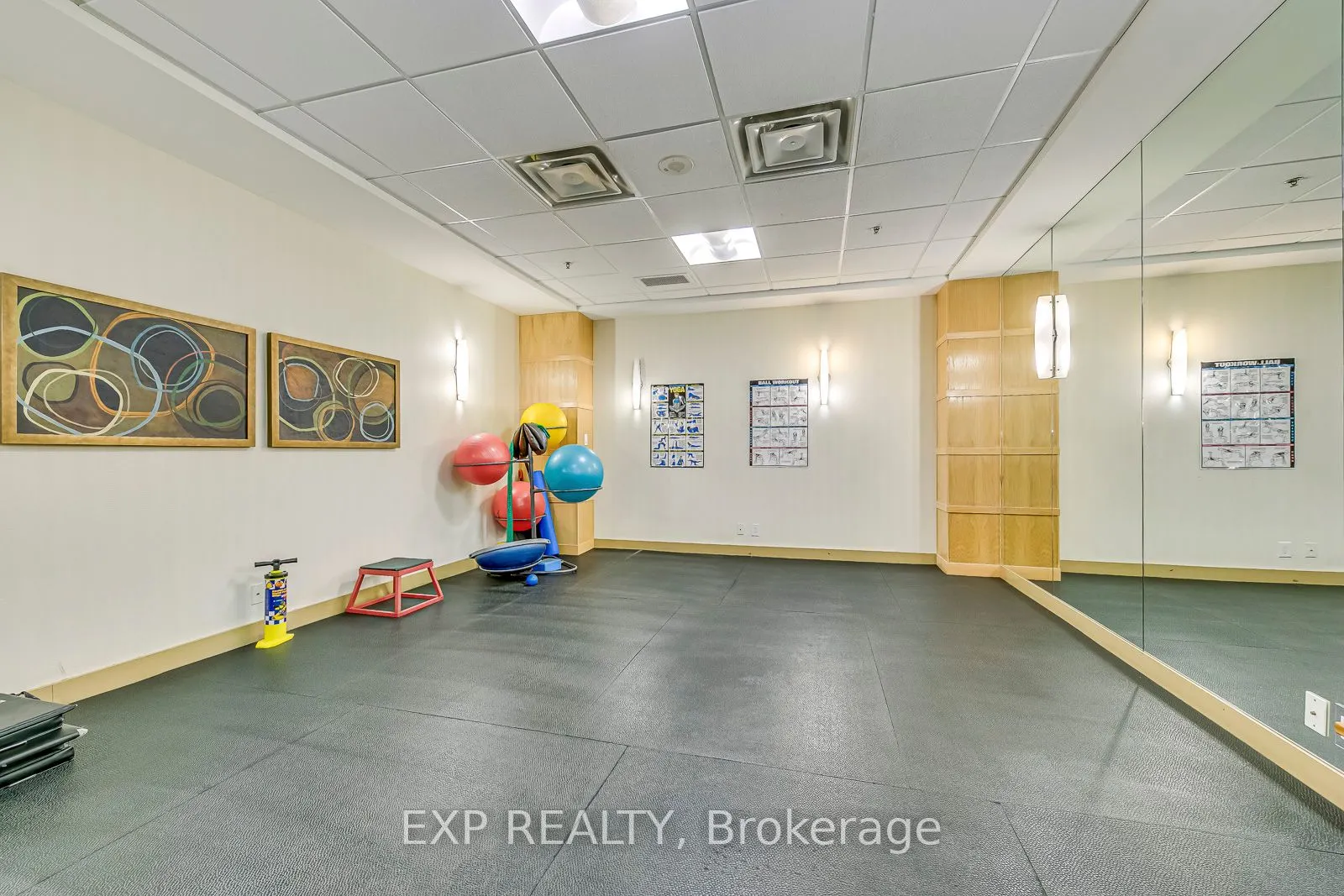 1055 Southdown Road, #905