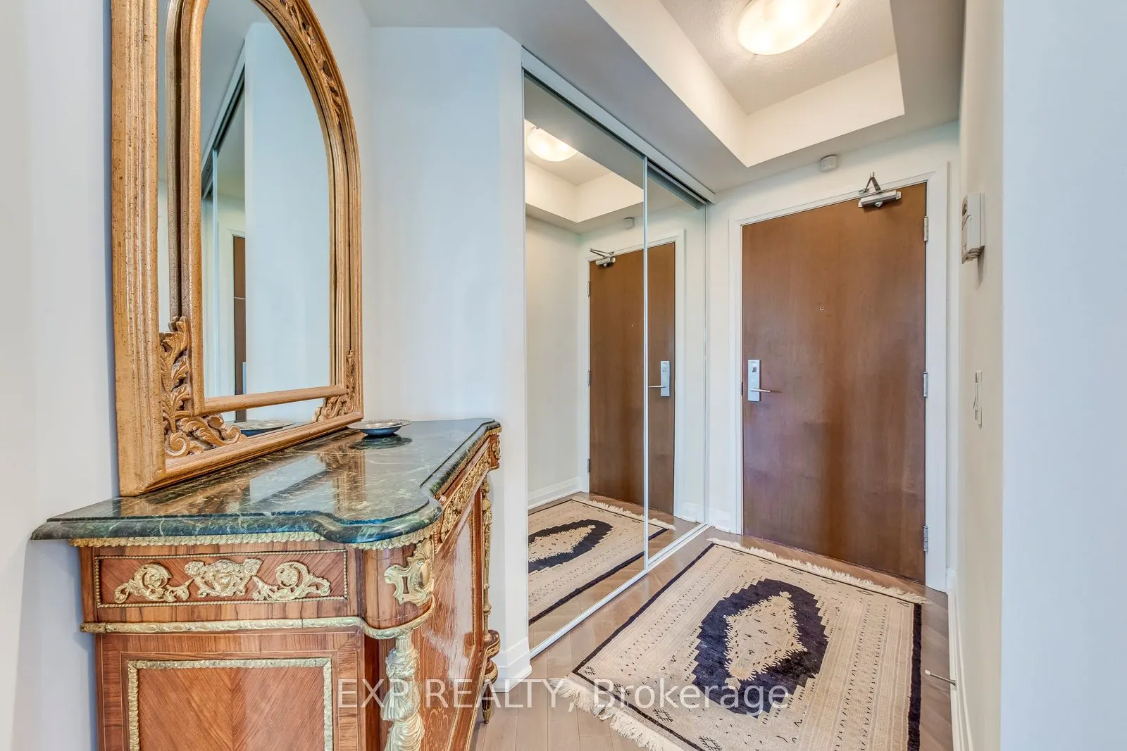 1055 Southdown Road, #905
