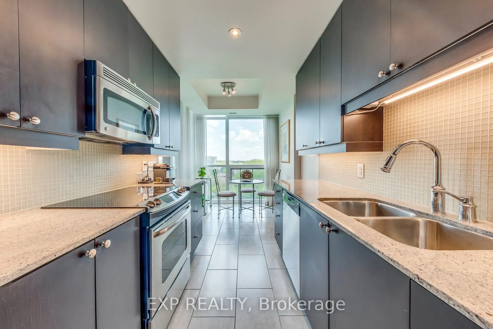1055 Southdown Road, #905