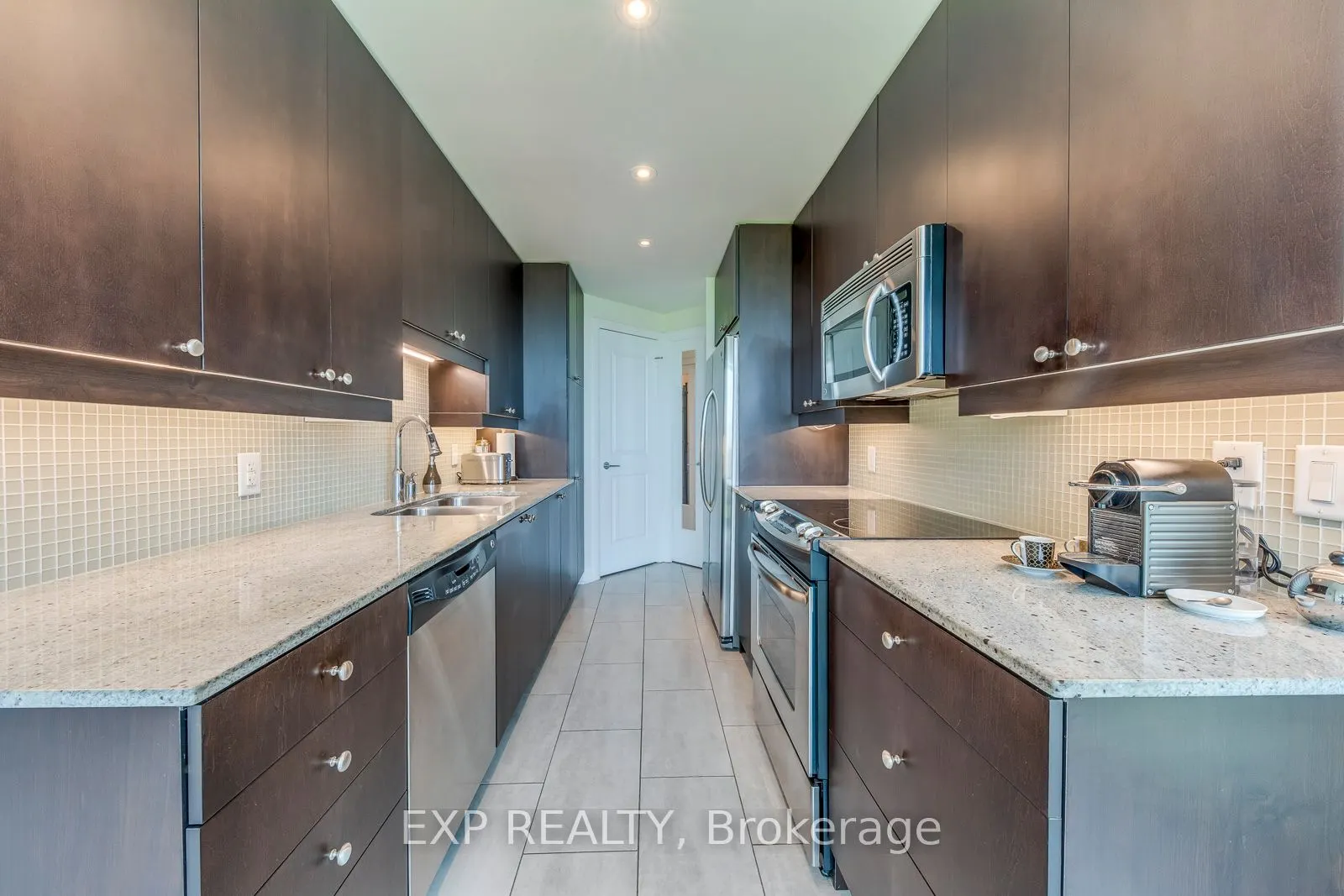 1055 Southdown Road, #905