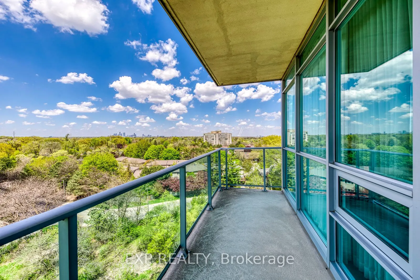 1055 Southdown Road, #905