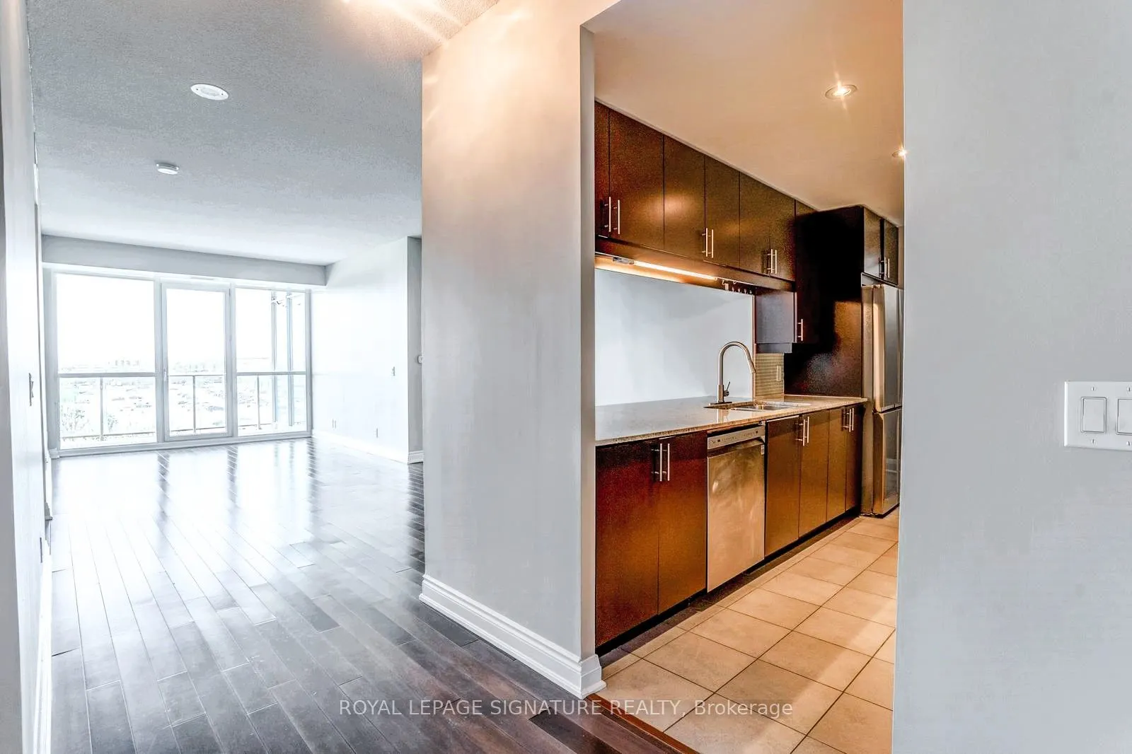 1055 Southdown Road, #614