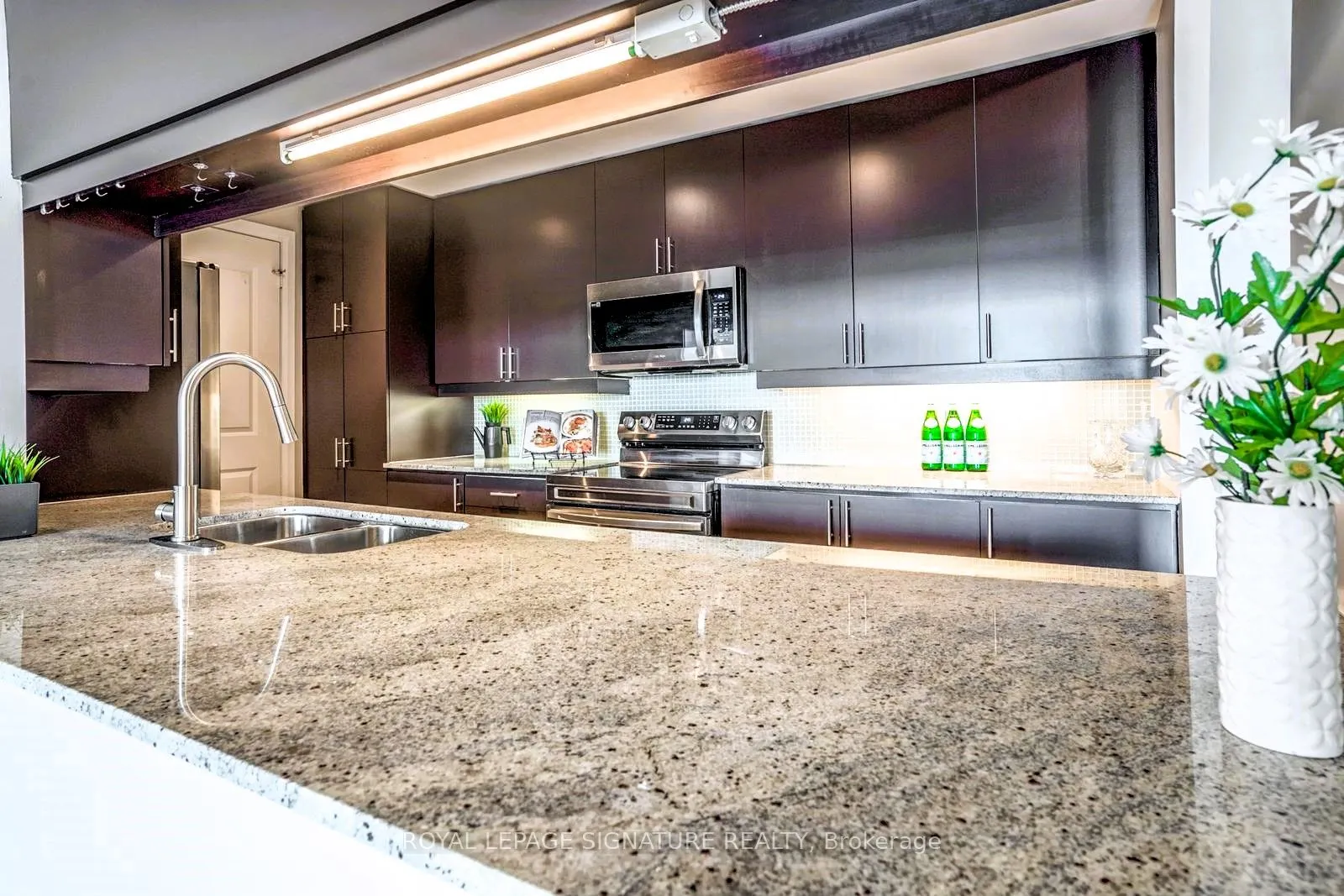 1055 Southdown Road, #614