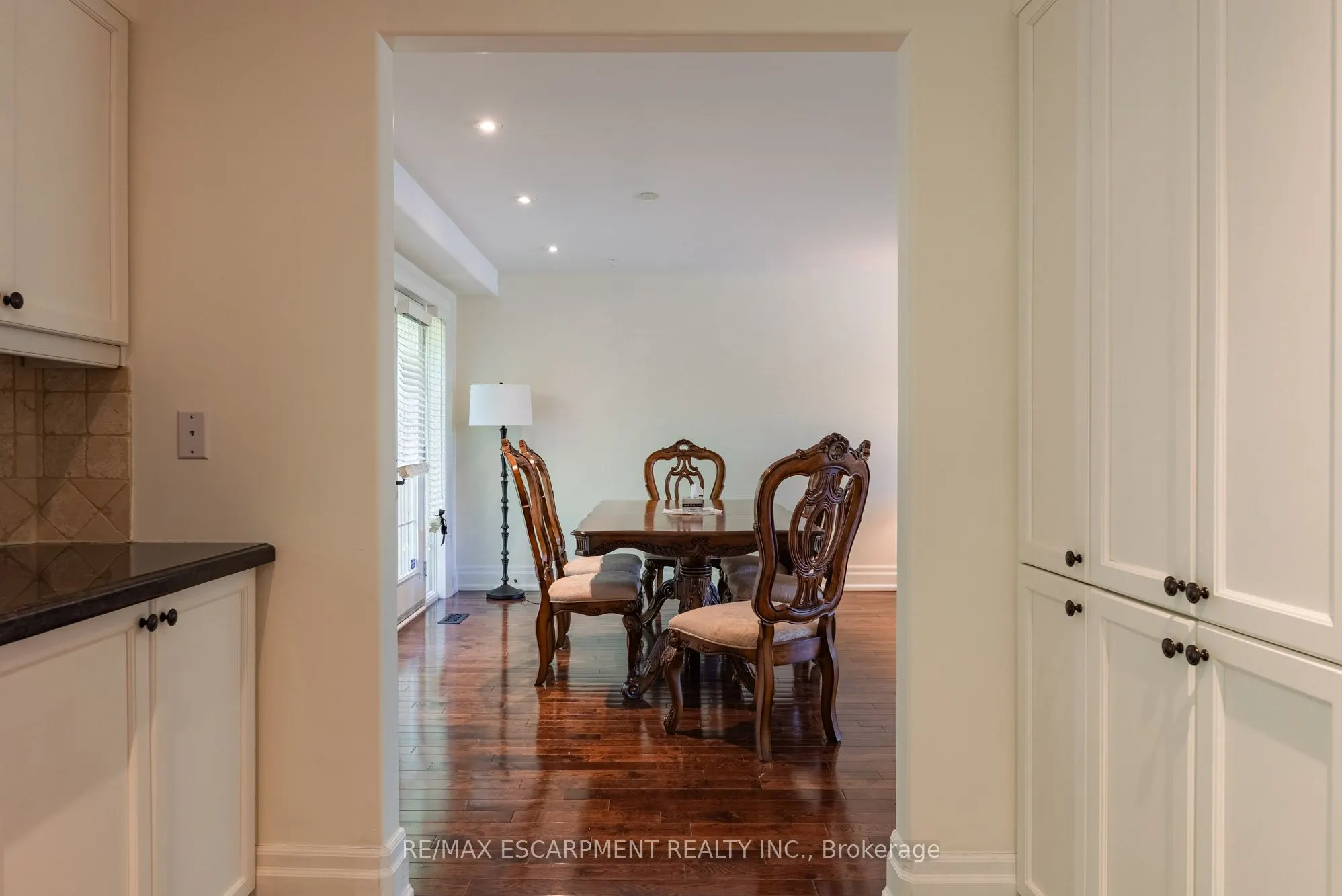 1034 Lakeshore Road W
