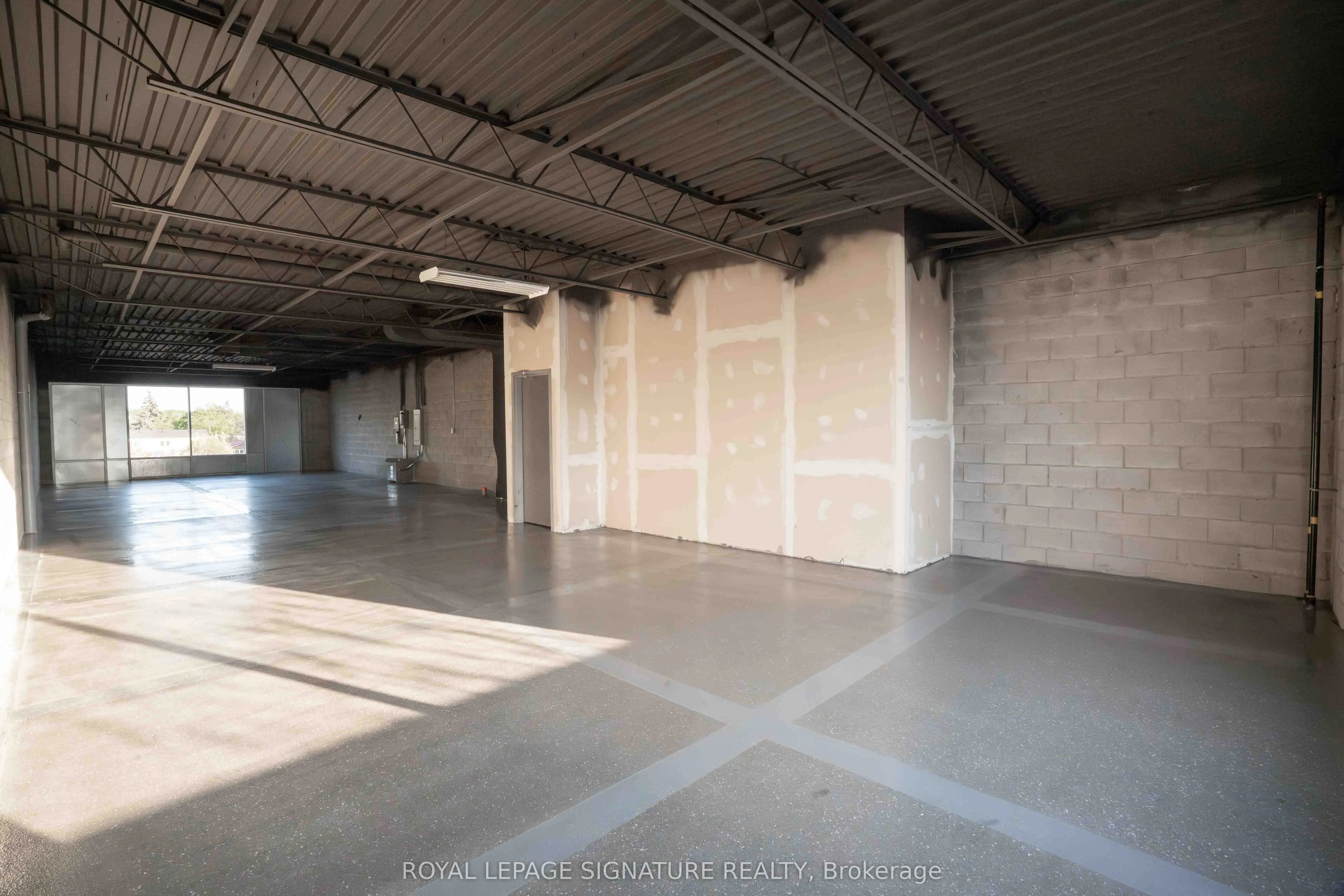 1235 Queensway E, #11A