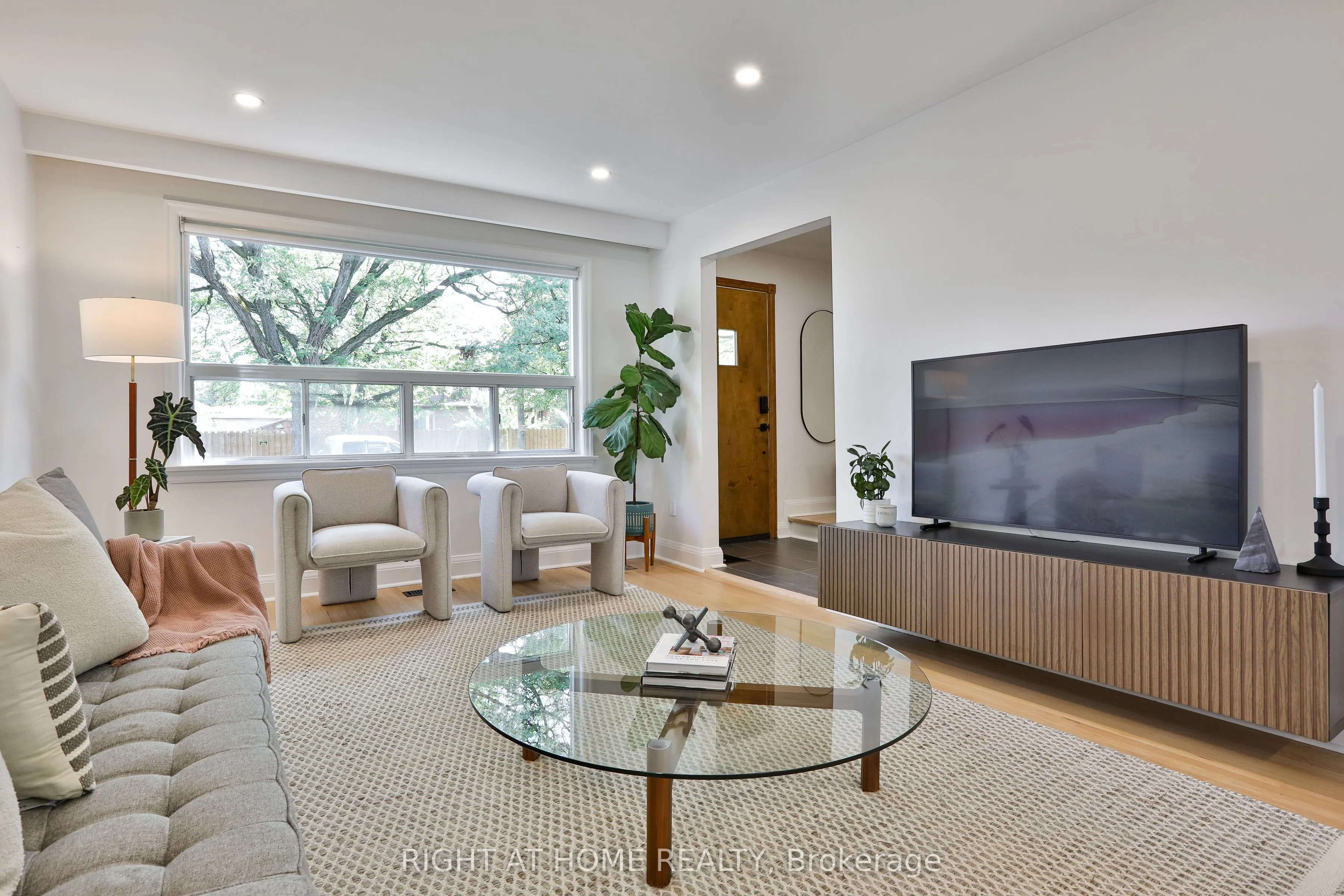 20 Amesbury Drive
