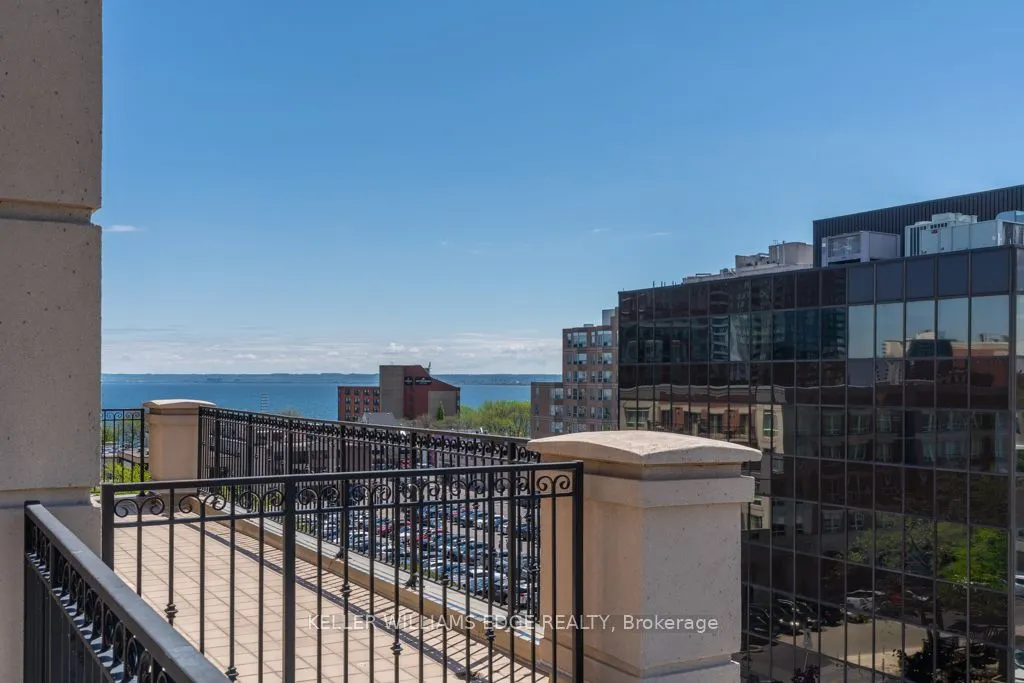 445 Elizabeth Street, #PH1