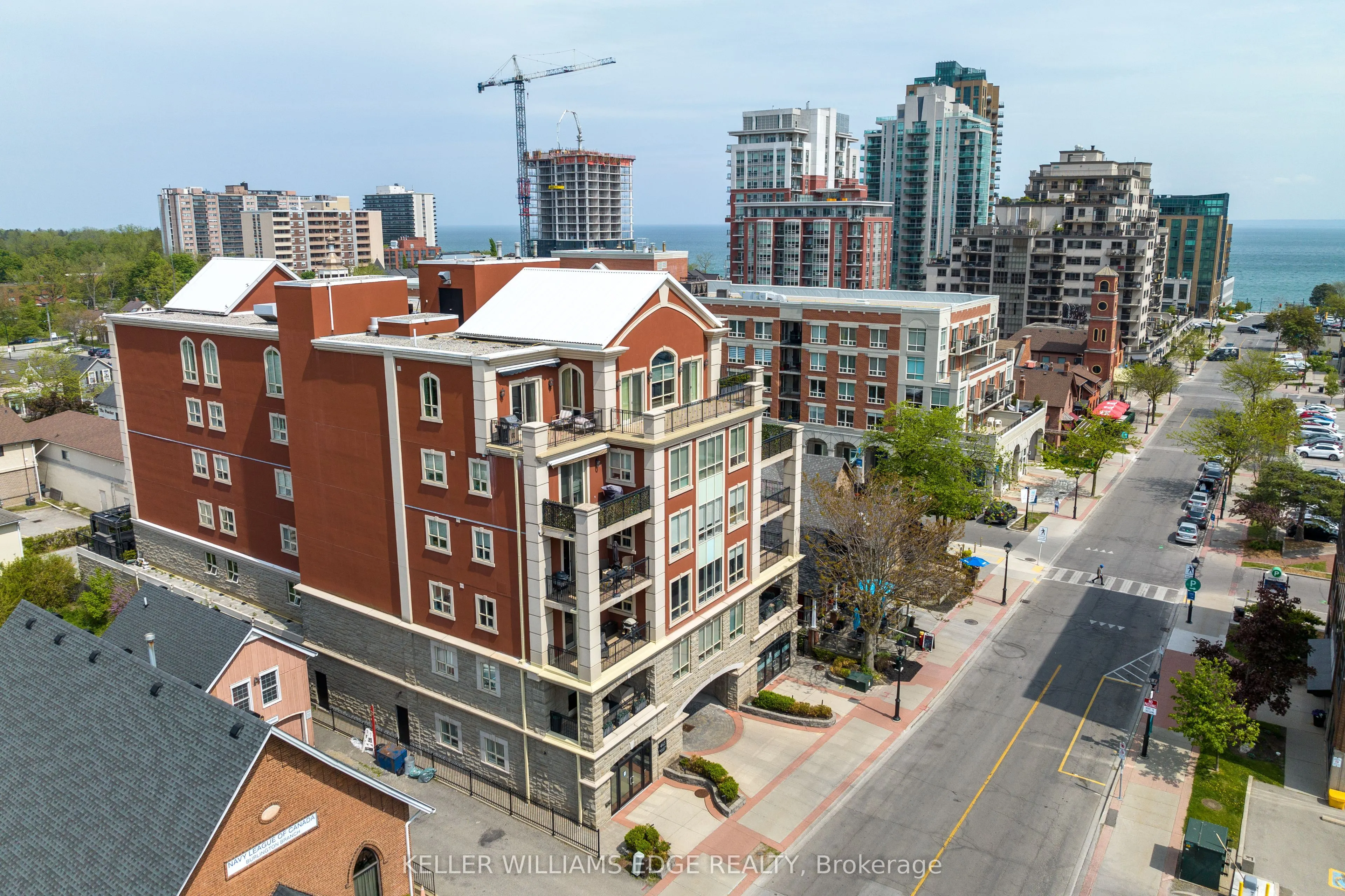 445 Elizabeth Street, #PH1