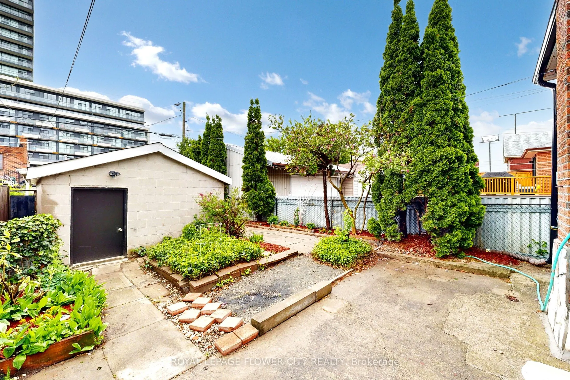 105 Livingstone Avenue