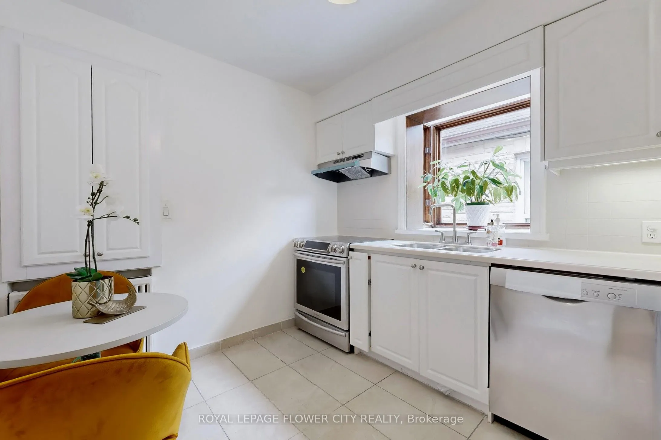 105 Livingstone Avenue