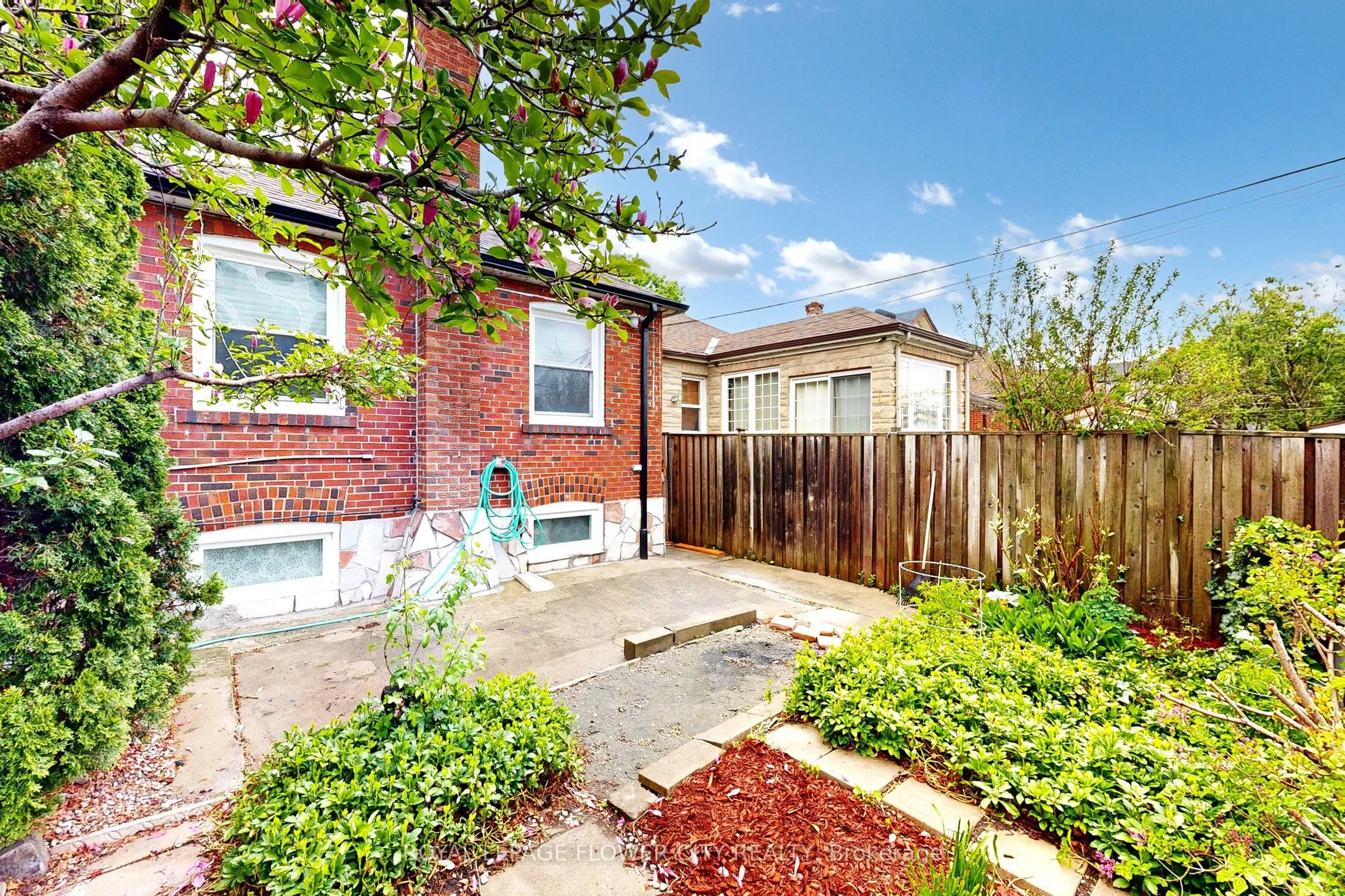 105 Livingstone Avenue
