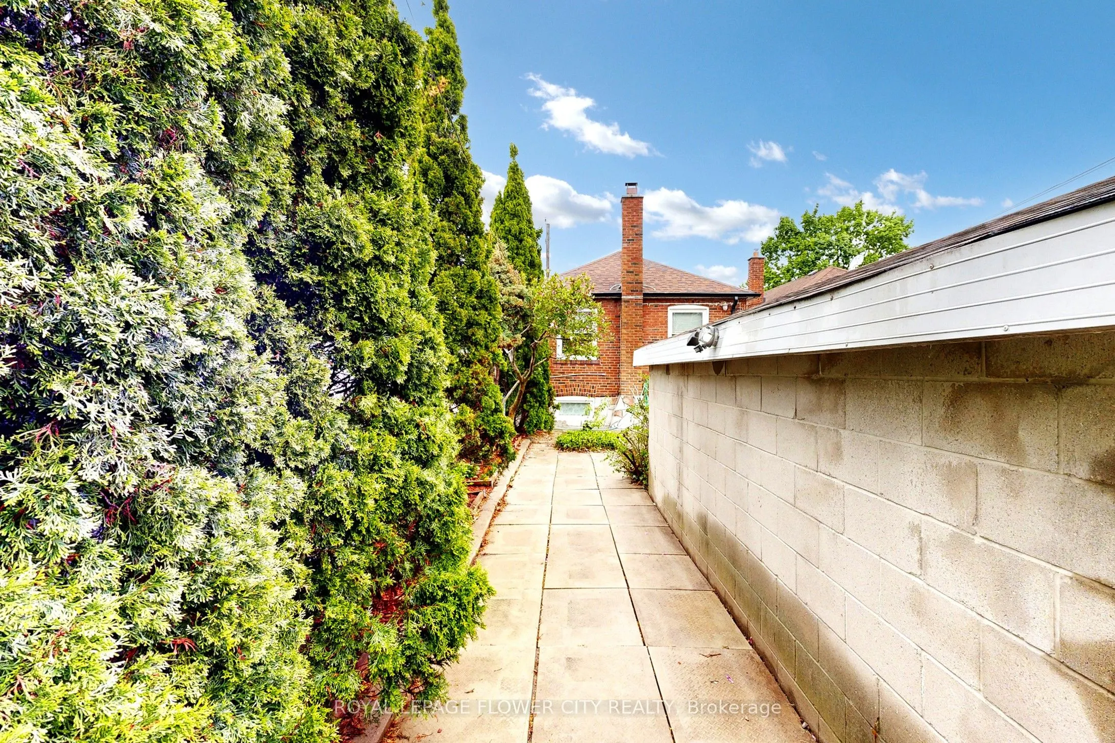 105 Livingstone Avenue