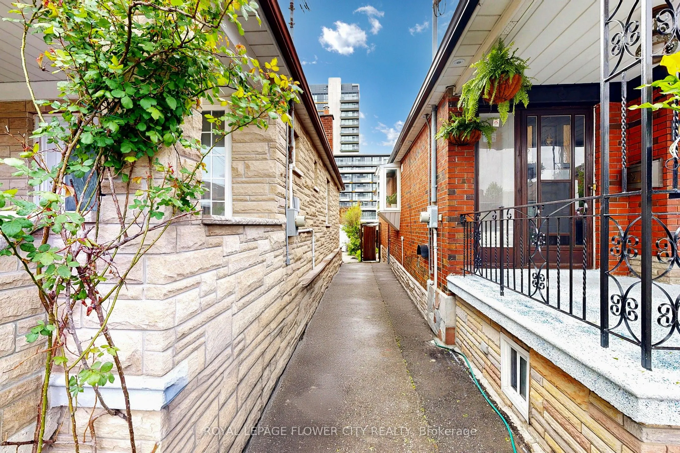 105 Livingstone Avenue