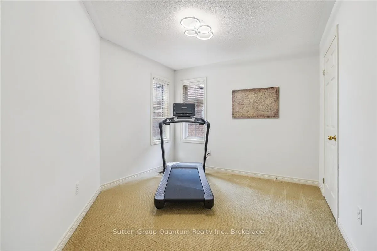 2477 Longridge Crescent