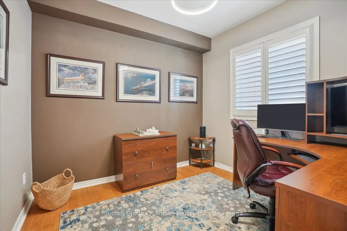 2477 Longridge Crescent
