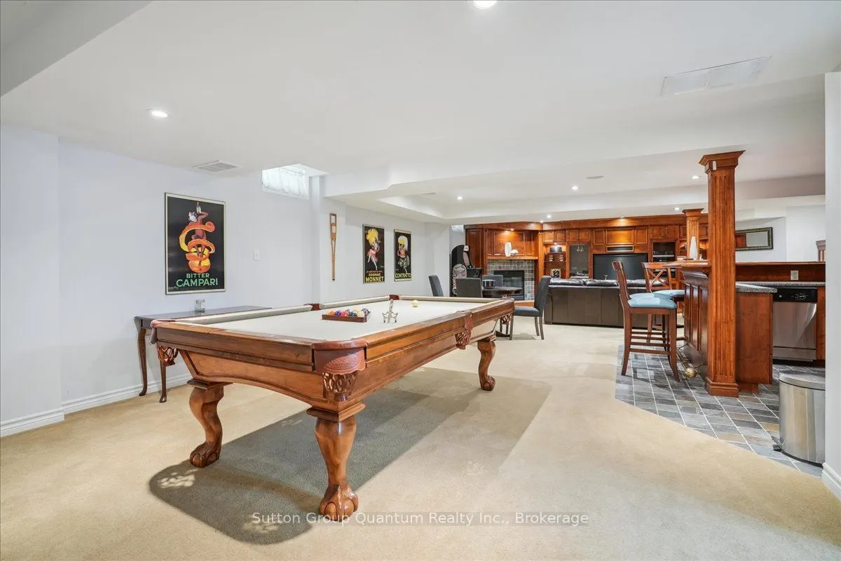 2477 Longridge Crescent