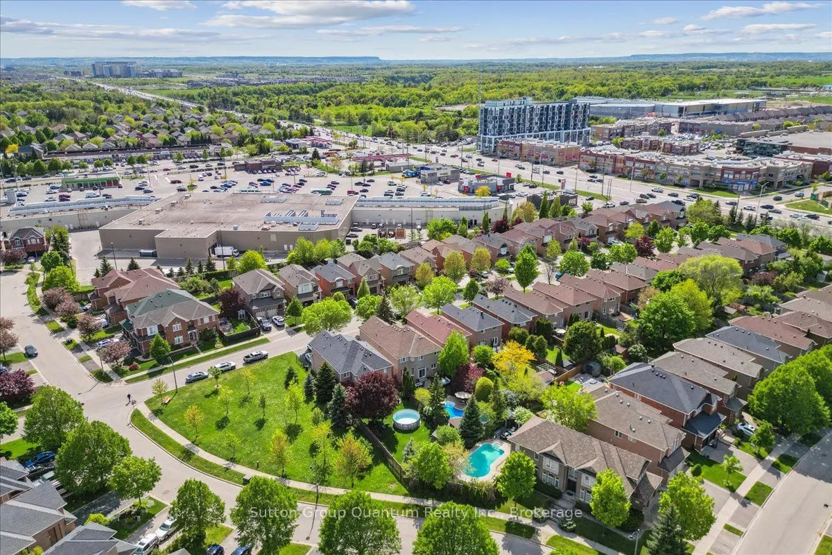 2477 Longridge Crescent