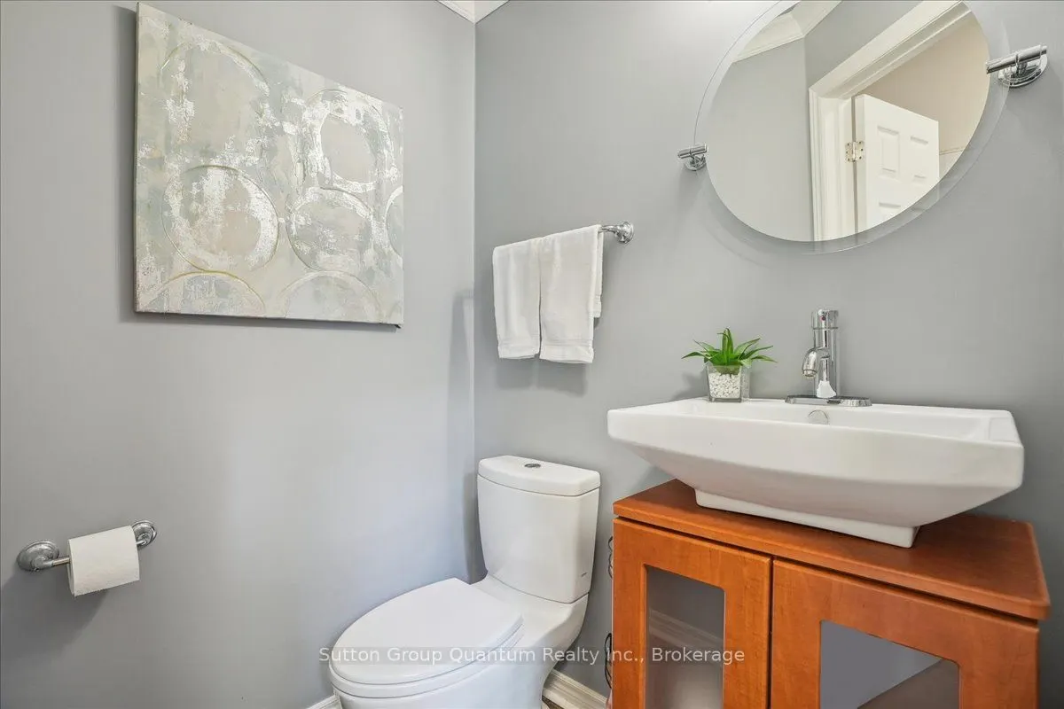 2477 Longridge Crescent