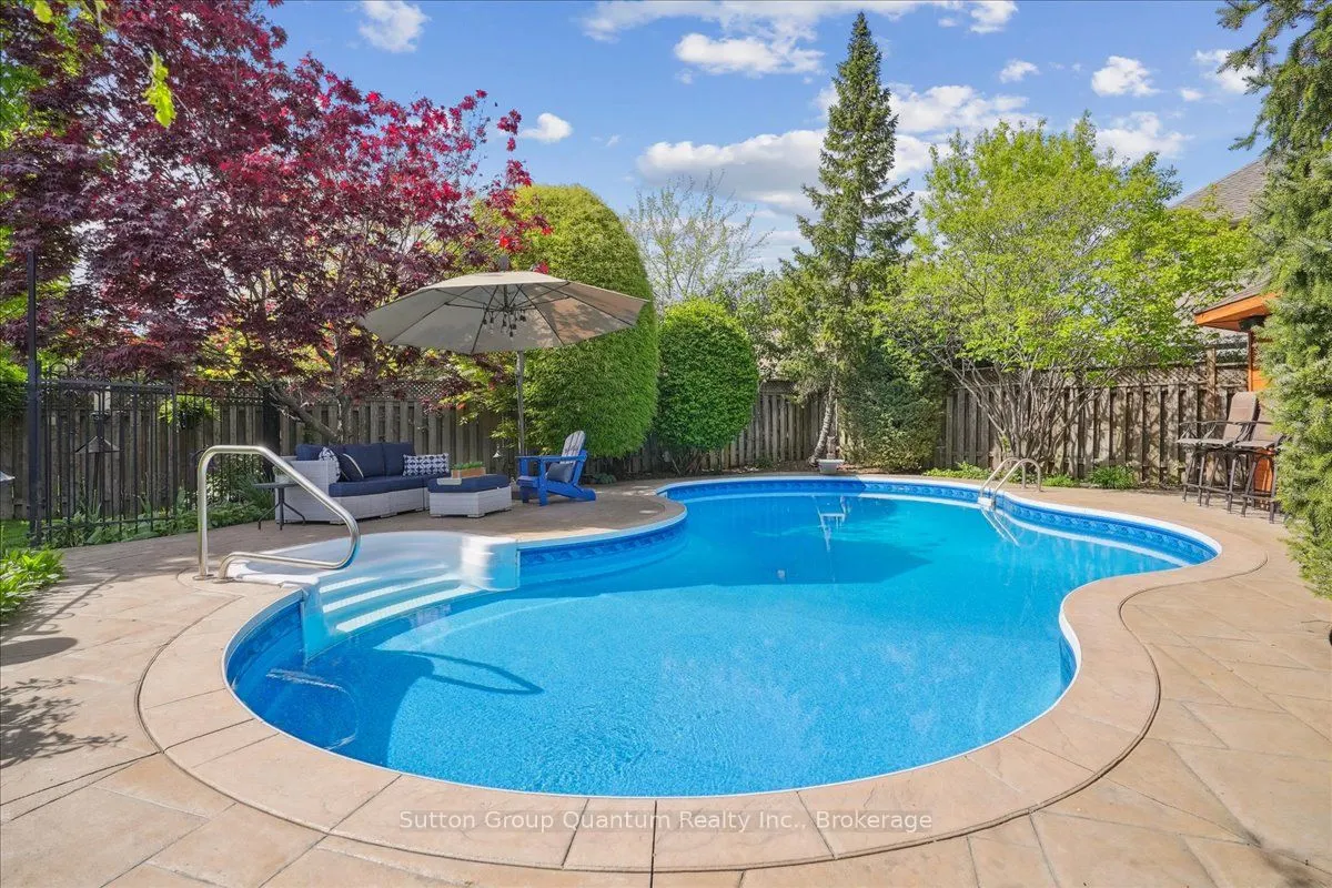 2477 Longridge Crescent