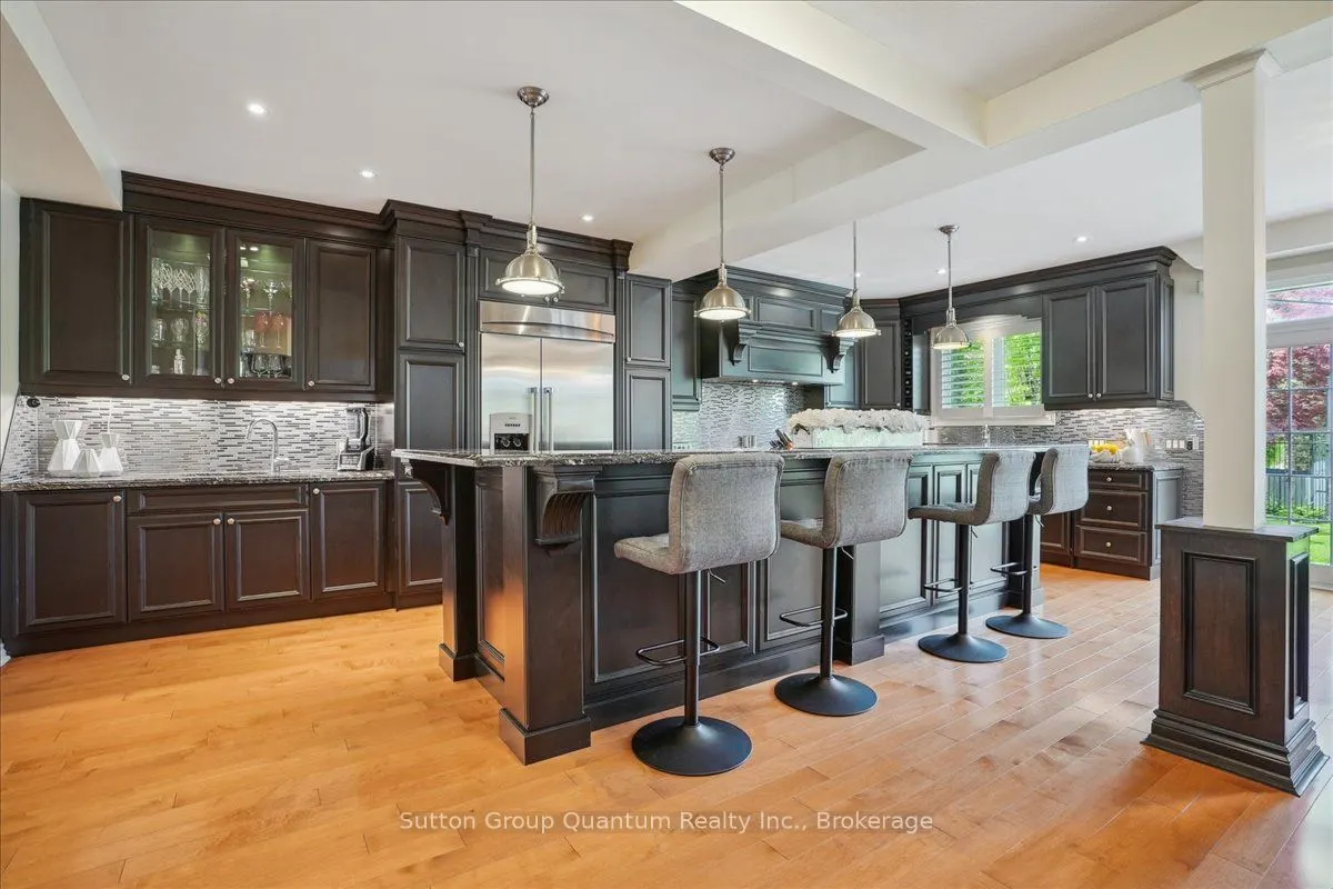 2477 Longridge Crescent