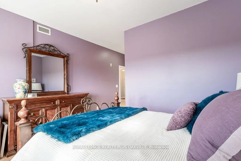 1499 Nottinghill Gate, #403