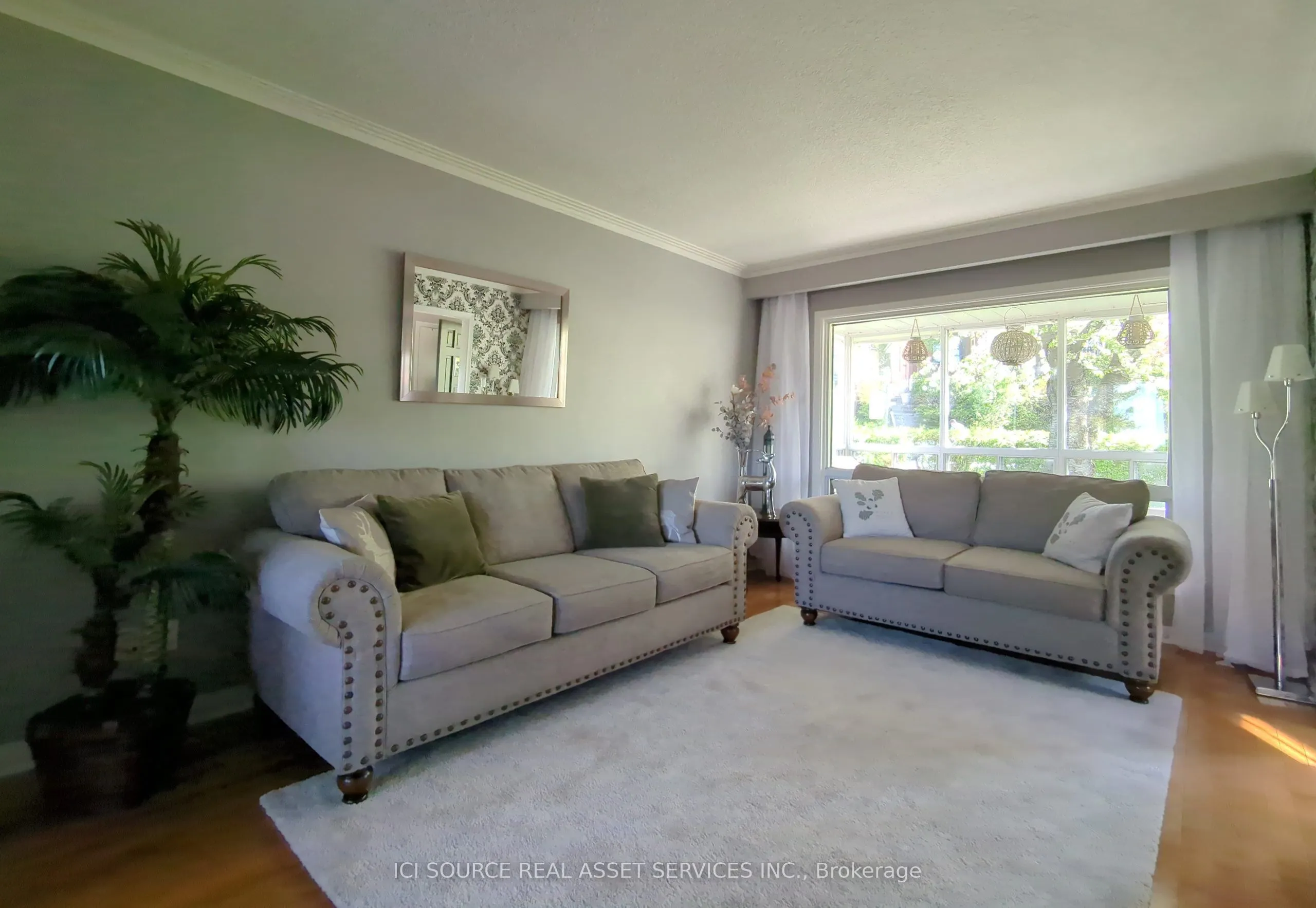 362 Silverthorn Avenue