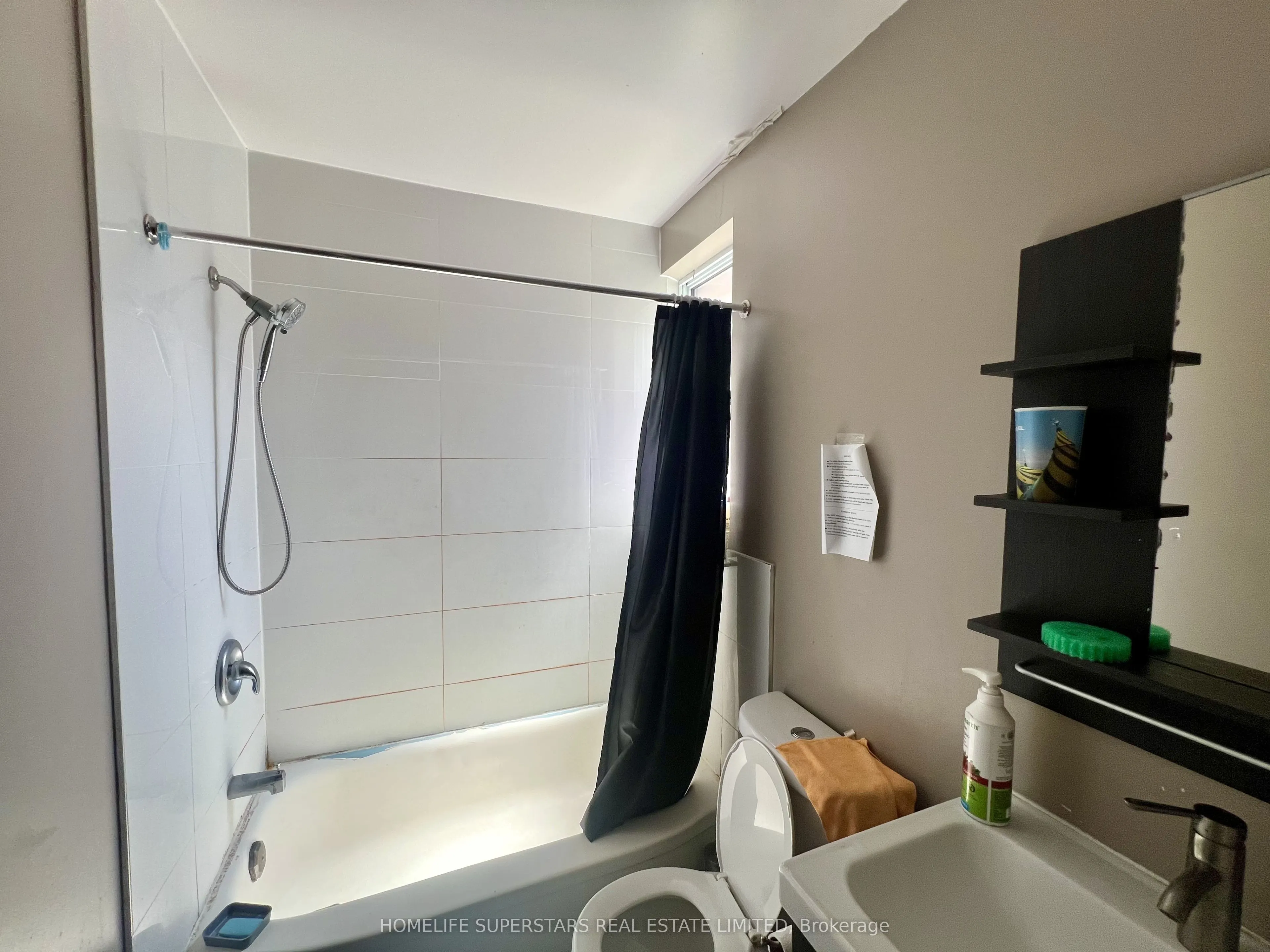 3282 Lakeshore Boulevard W