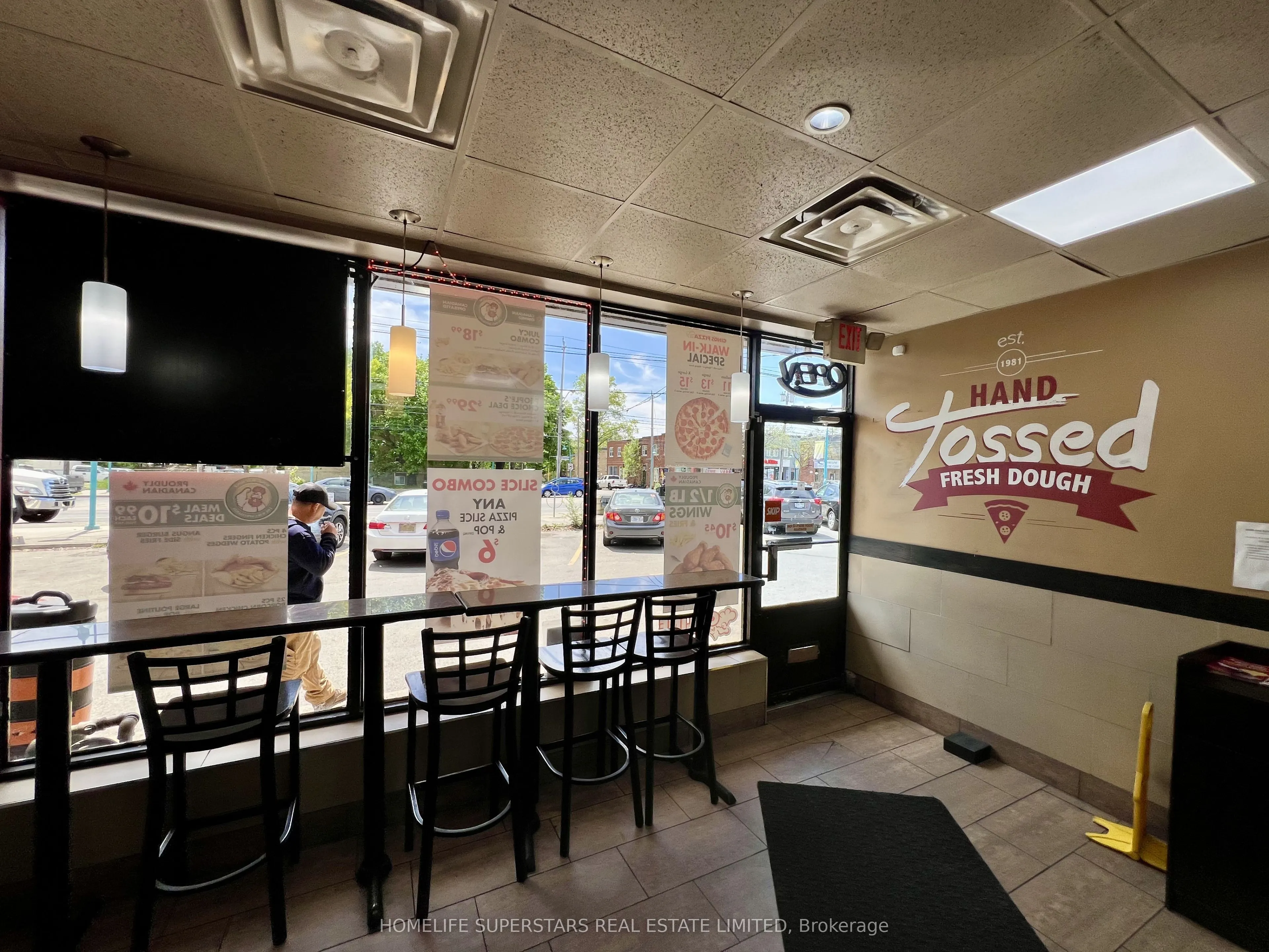 3282 Lakeshore Boulevard W