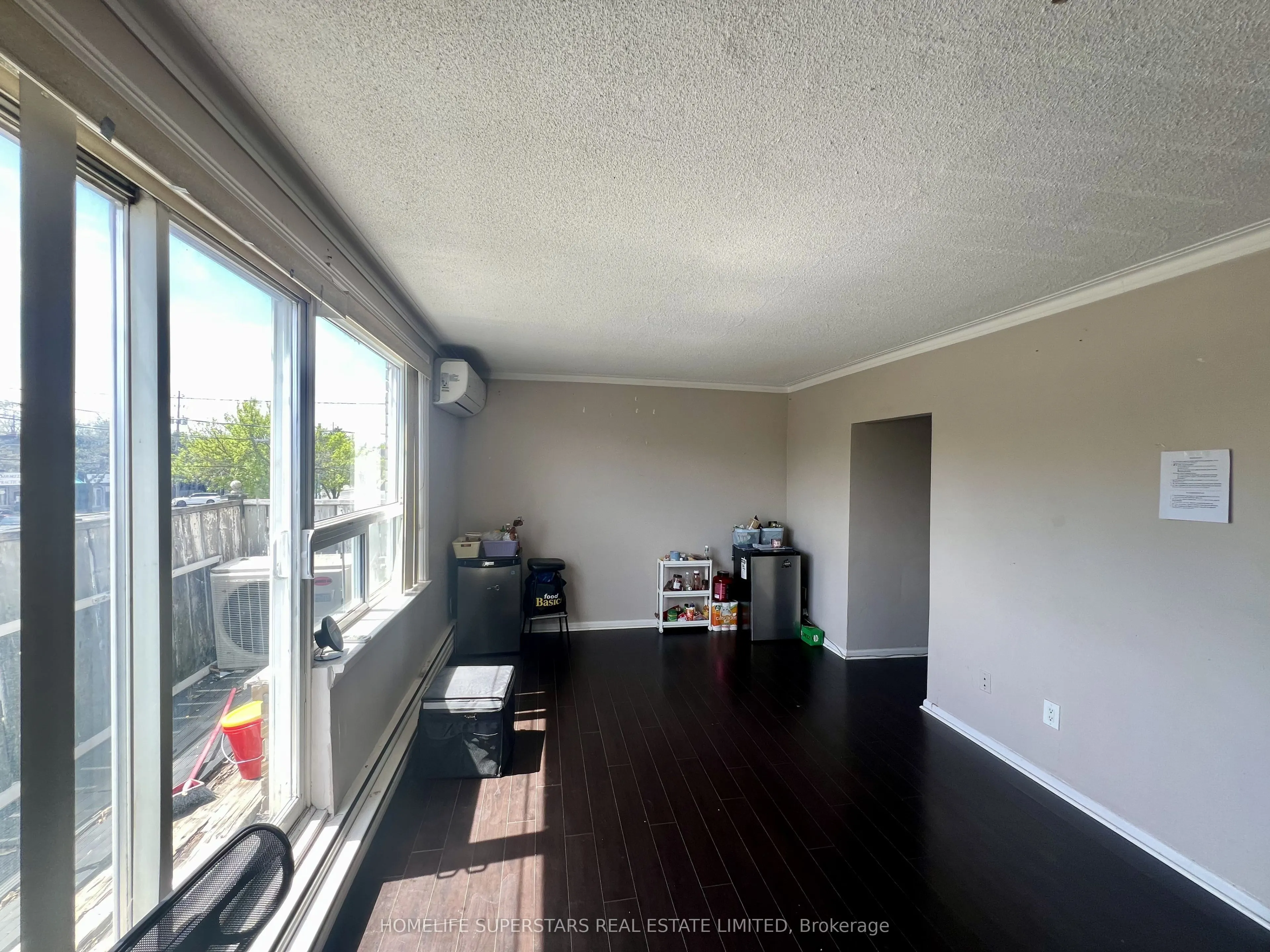 3282 Lakeshore Boulevard W